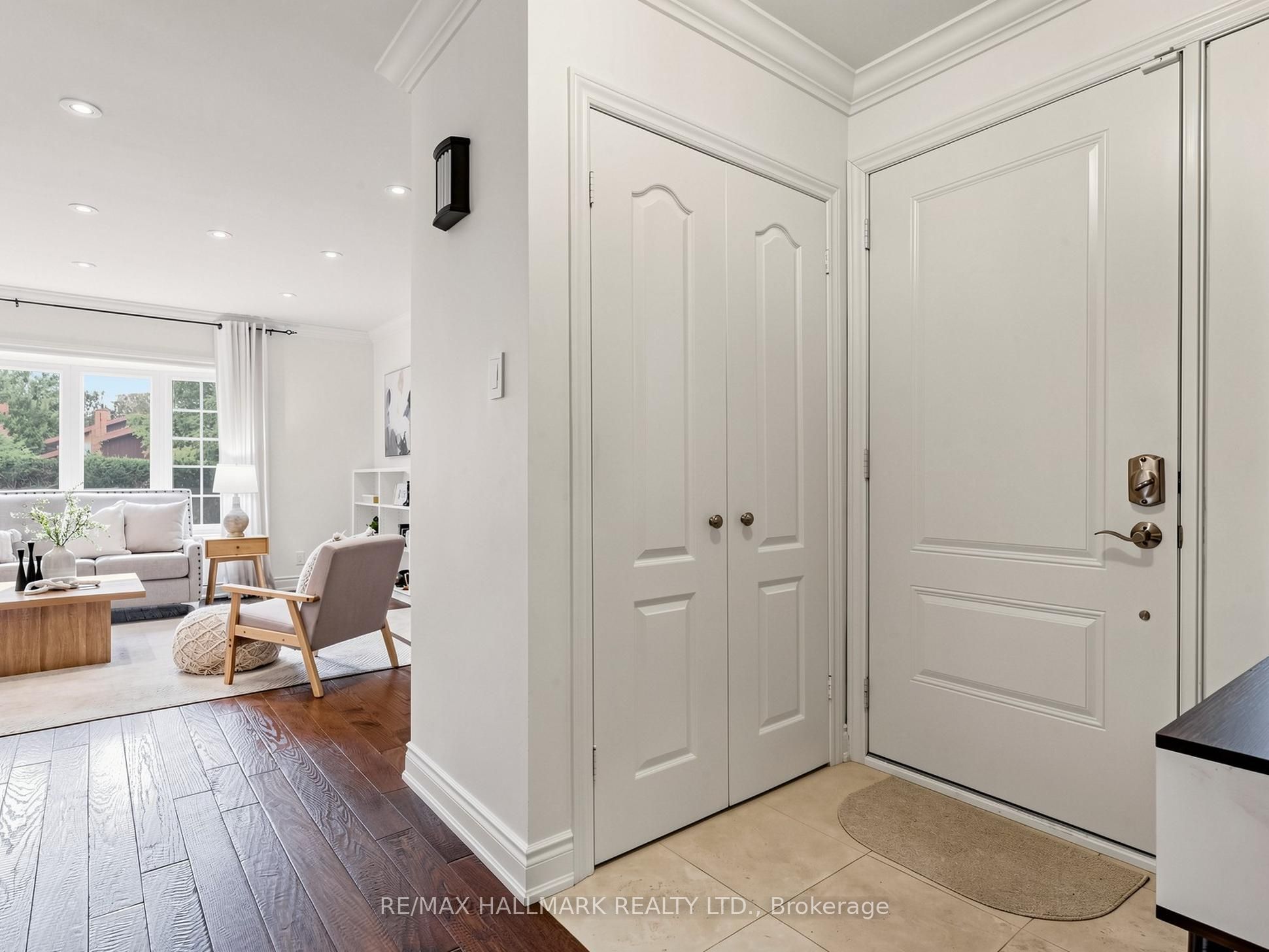 7 Panmure Crescent, Toronto, ON M1K 4Y5 photo 4