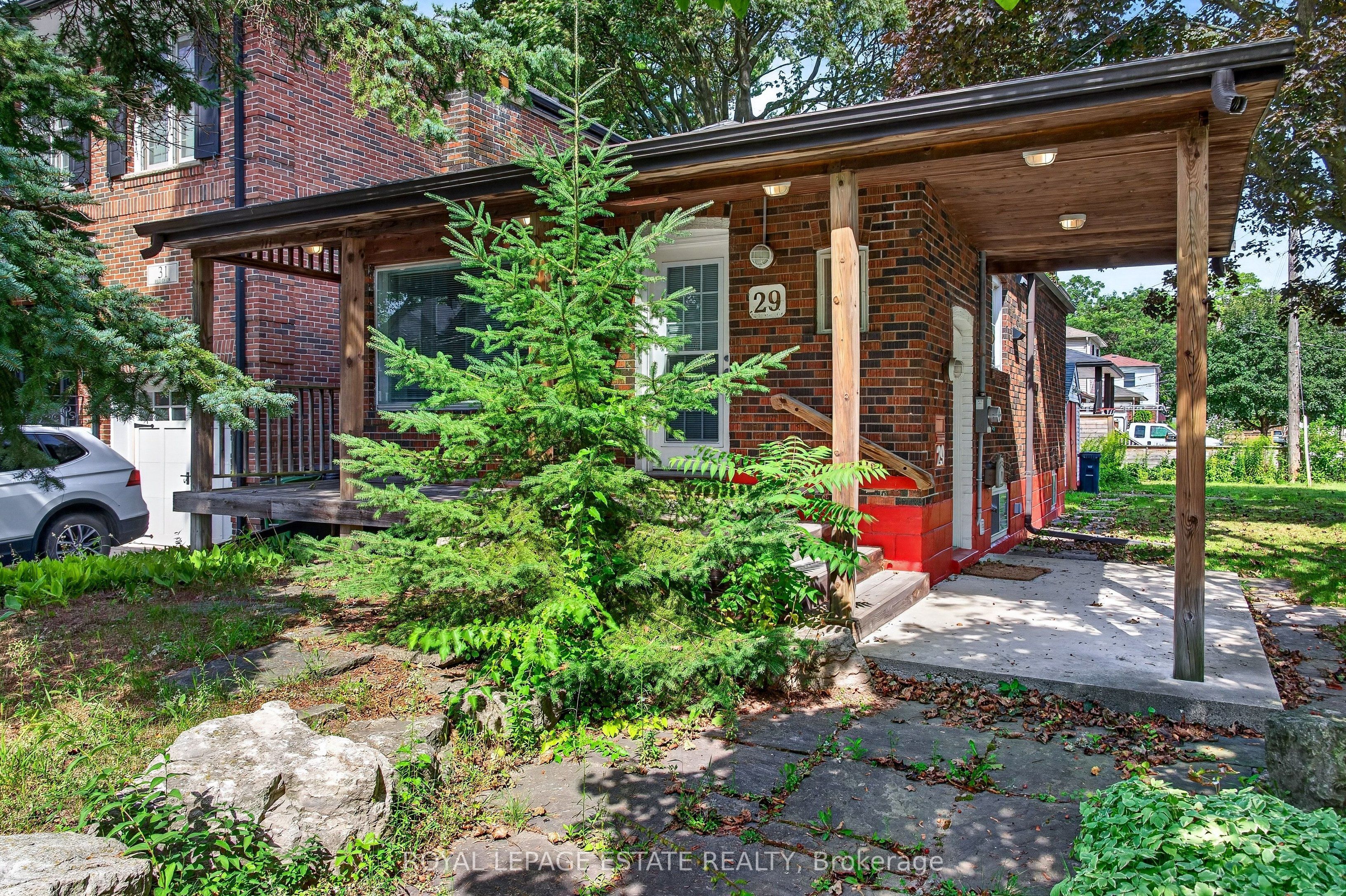 29 Red Deer Avenue, Toronto, ON M1N 2Z1 photo 2