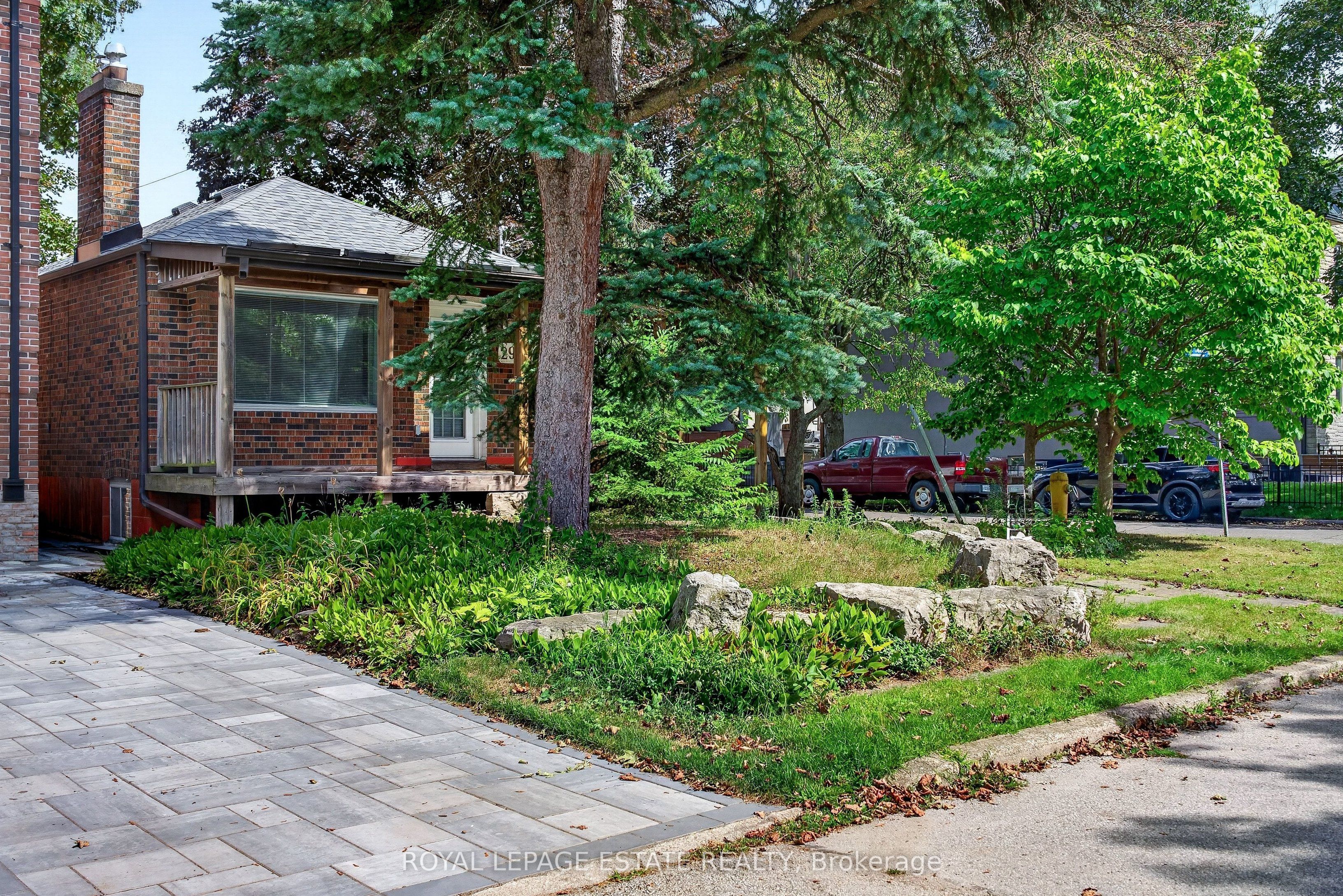 29 Red Deer Avenue, Toronto, ON M1N 2Z1 photo 5