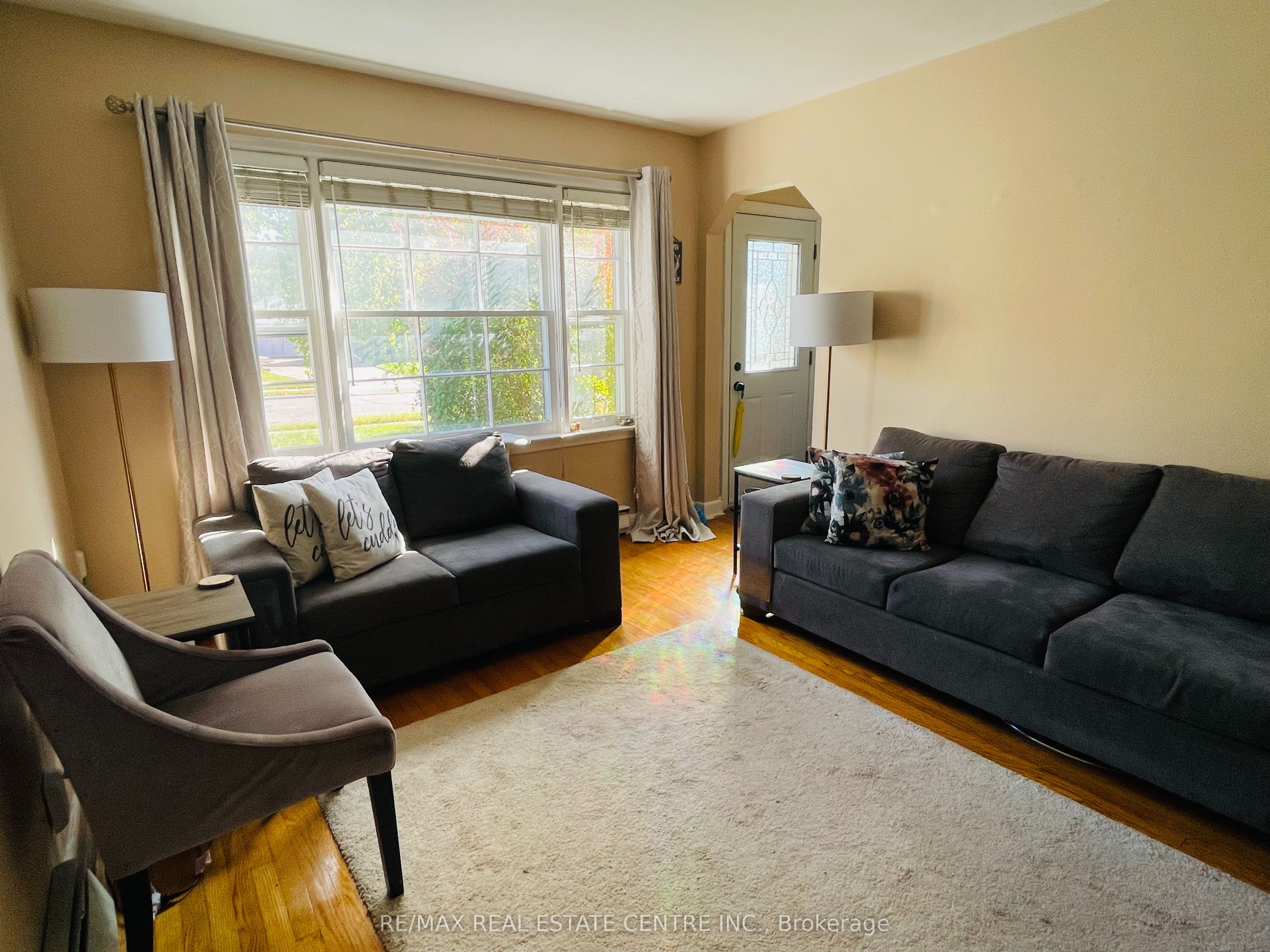 34 Singleton Road Main Floor, Toronto, ON M1R 1H9 photo 2