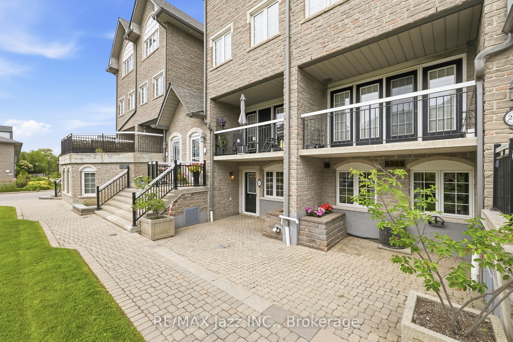 1995 Royal Road 115, Pickering, ON L1V 6V9