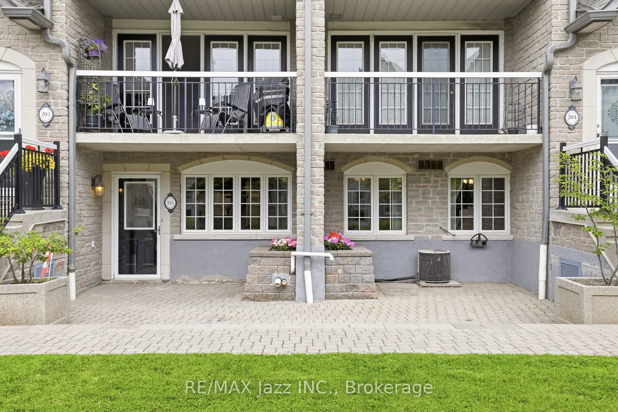 1995 Royal Road 115, Pickering, ON L1V 6V9 photo 3
