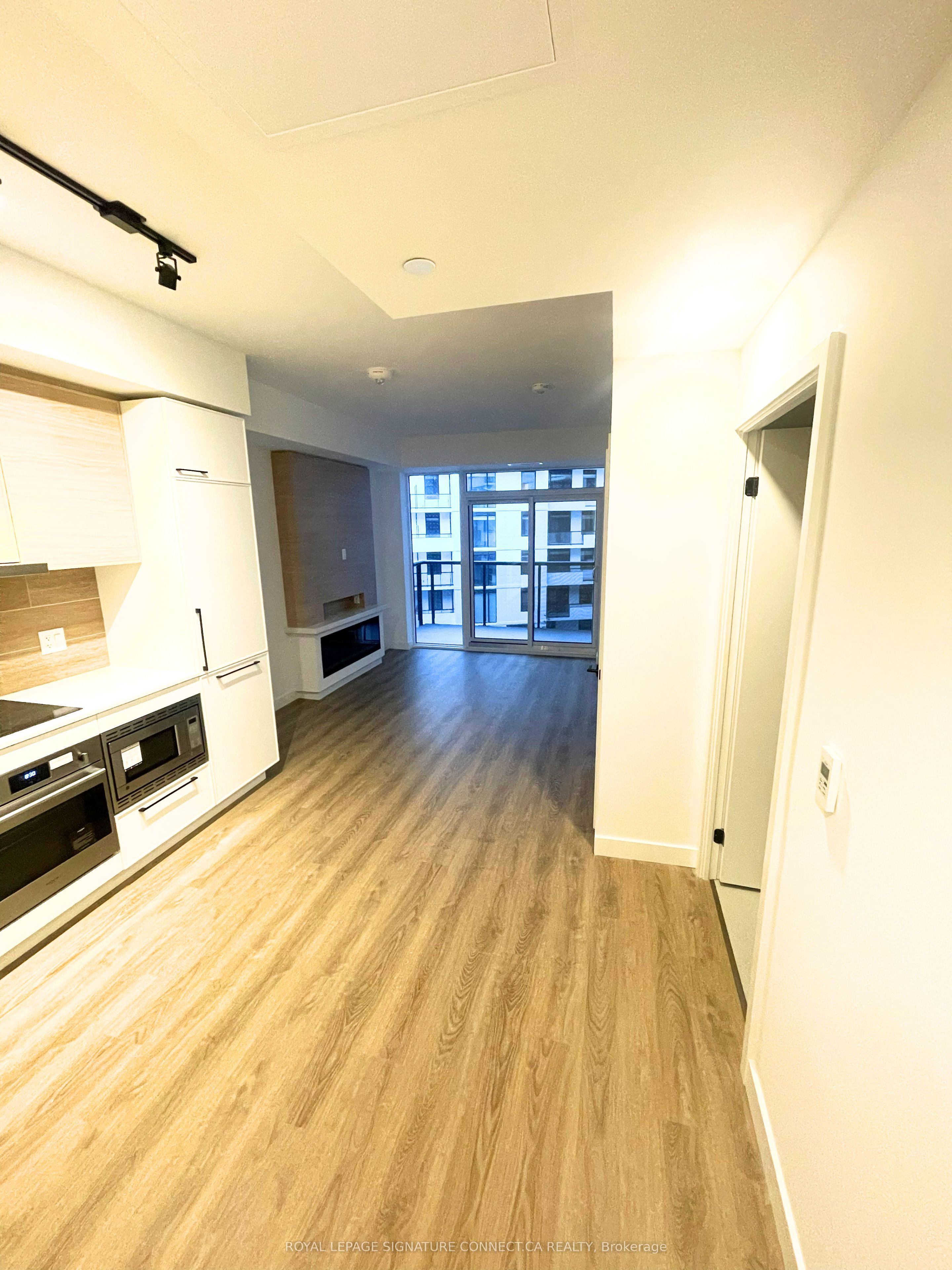 1050 Eastern Avenue 627, Toronto, ON M4L 0B7 photo 5