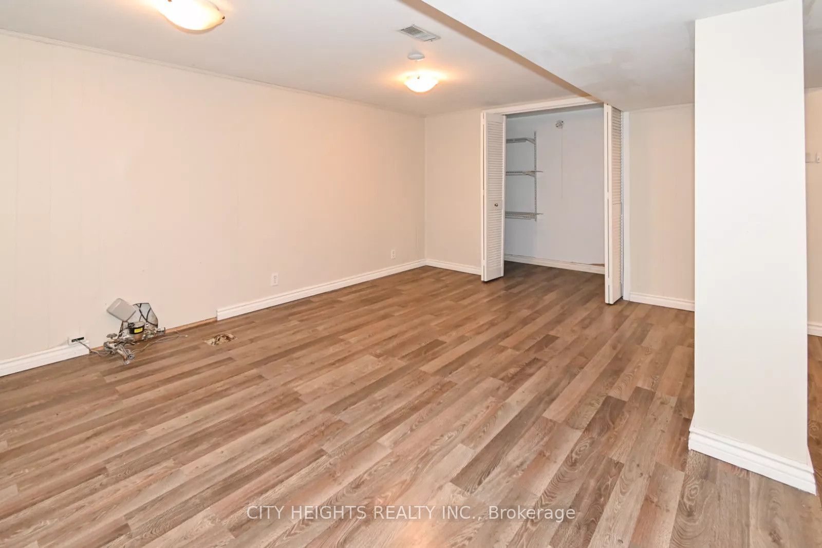 936 Somerville Street Basement, Oshawa, ON L1G 4J7 photo 4