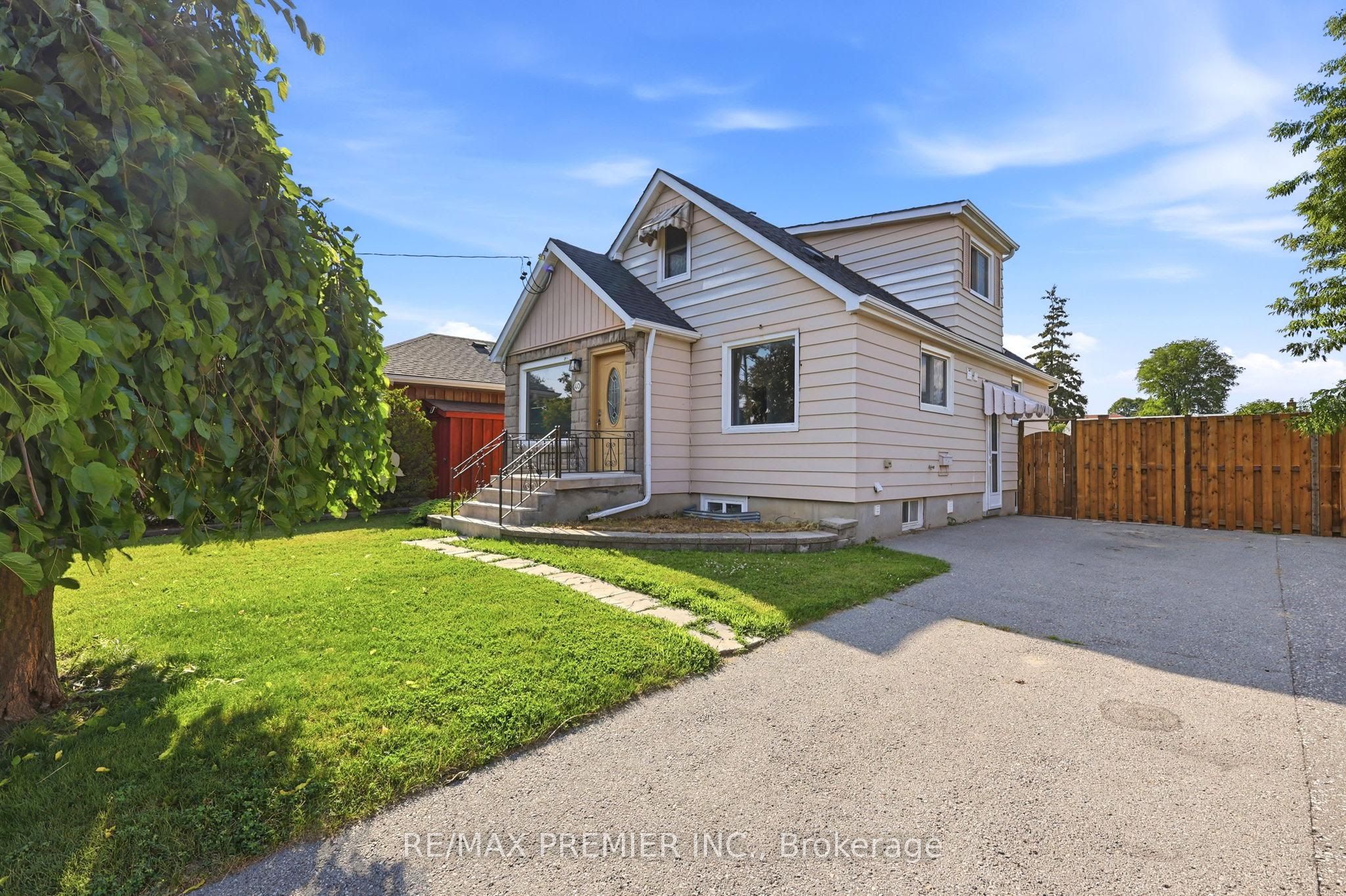 40 Byng Avenue Lower, Oshawa, ON L1G 3N1