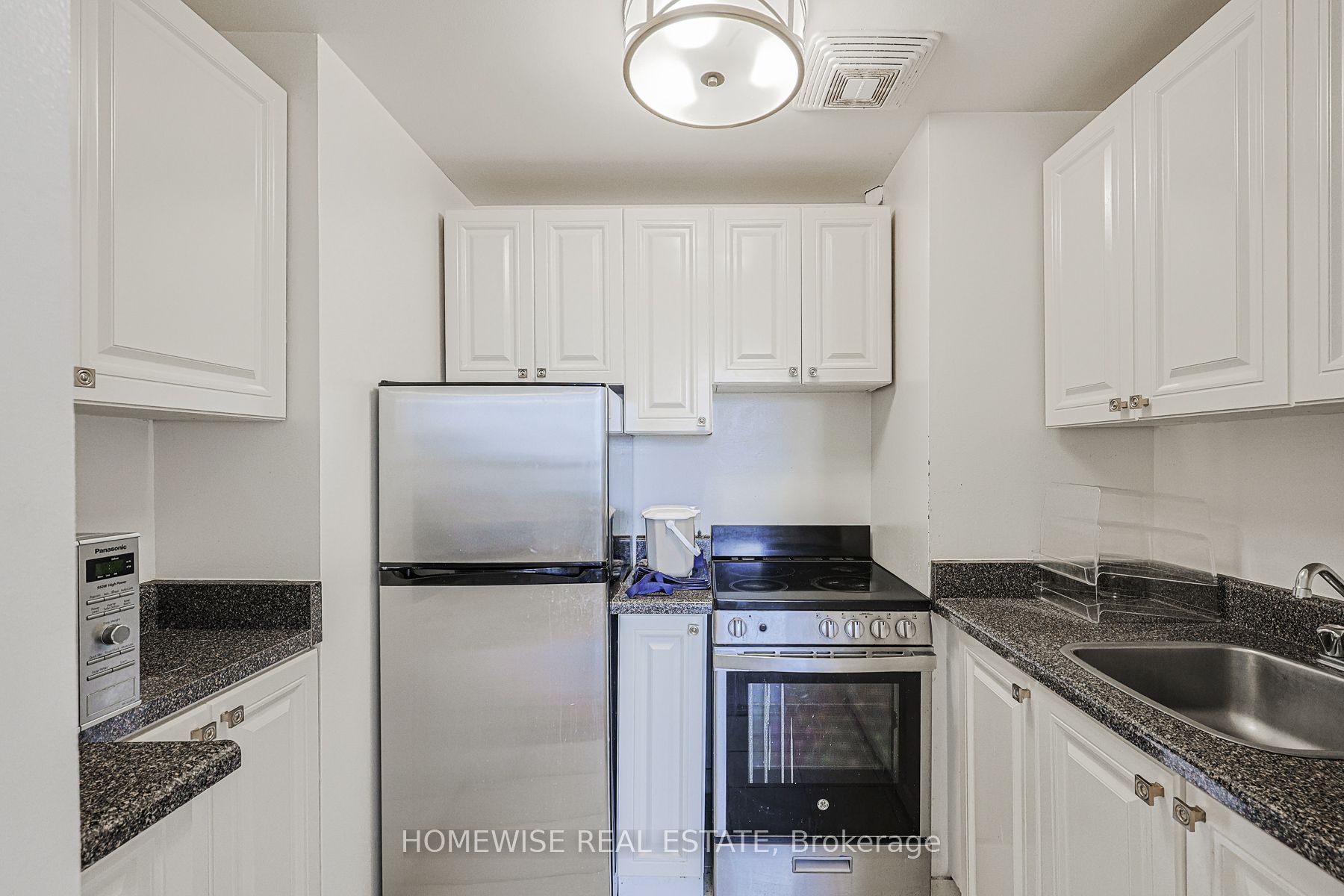 485 Kingston Road 414, Toronto, ON M4L 1V6 photo 5