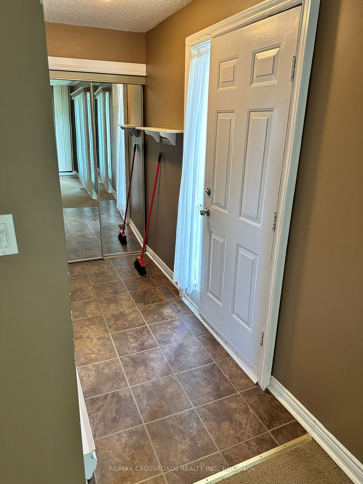613 Perry Street Main, Whitby, ON L1N 4C6