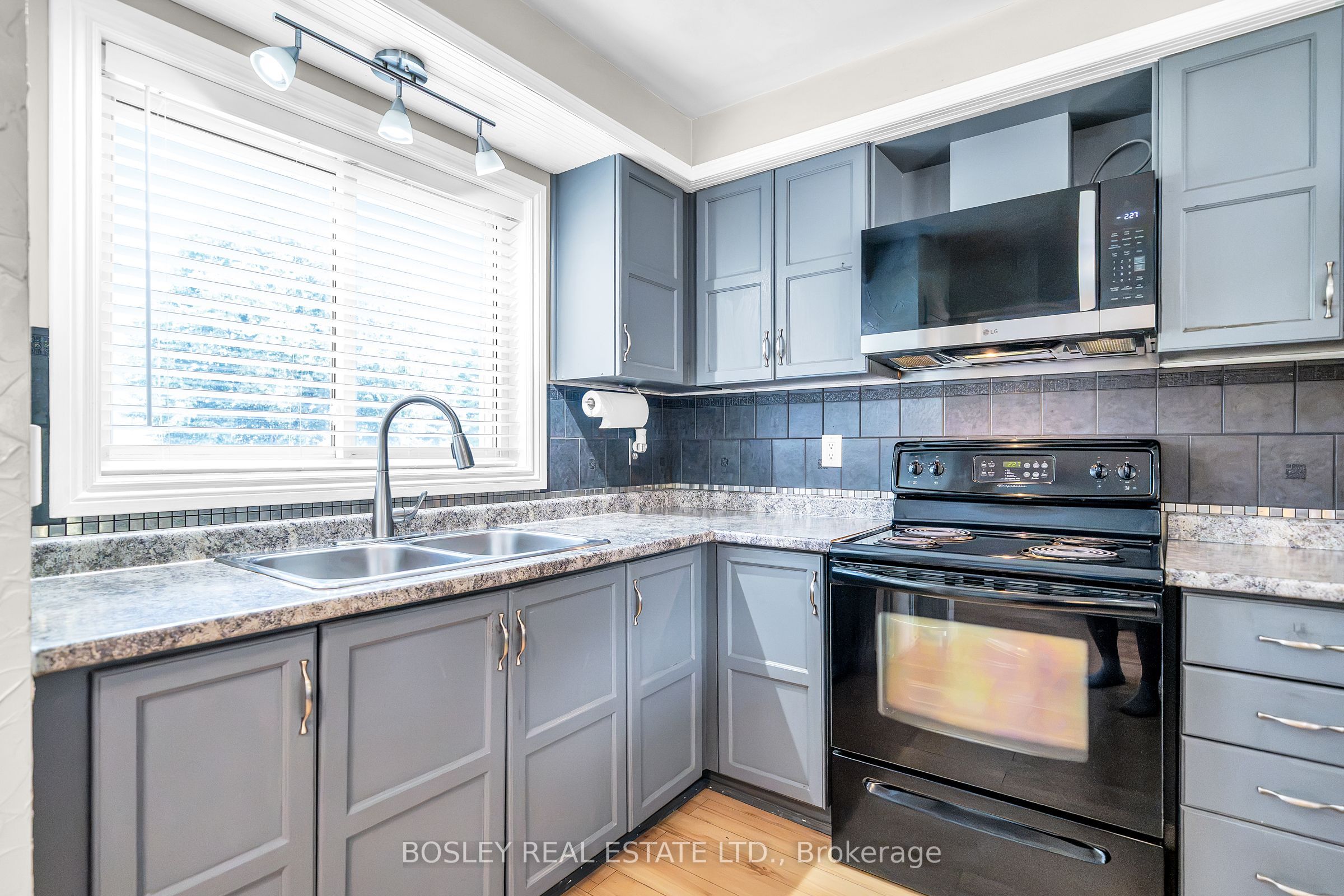 74 Elford Drive, Clarington, ON L1C 4R4 photo 5