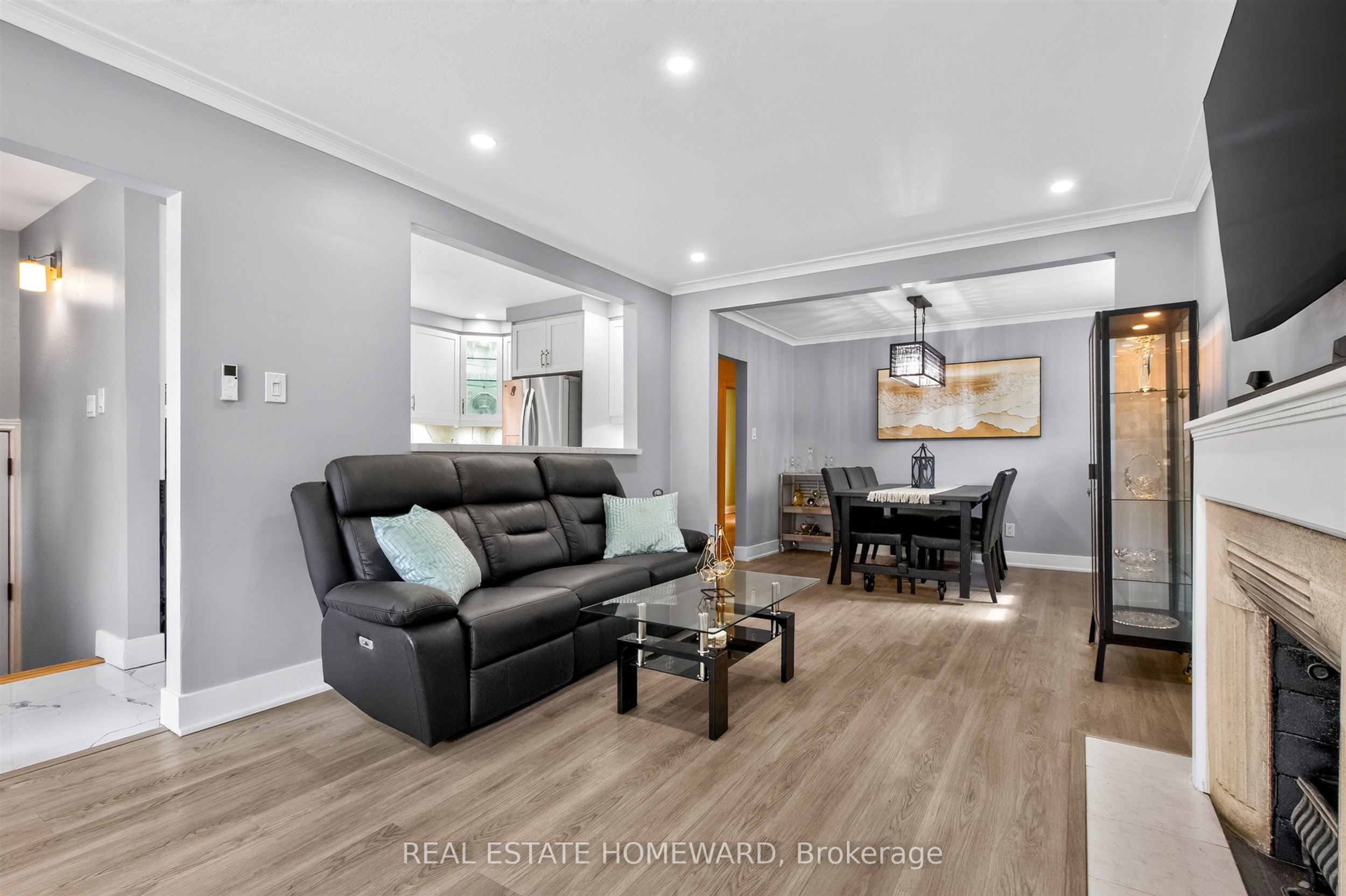 413 O'connor Drive, Toronto, ON M4J 2W4 photo 4
