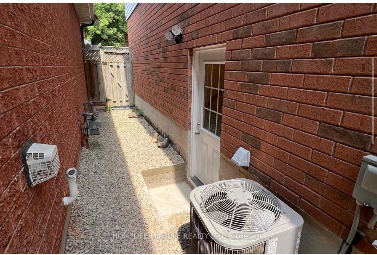 6 Adams Park Gate Basement, Toronto, ON M1C 5A1 photo 3