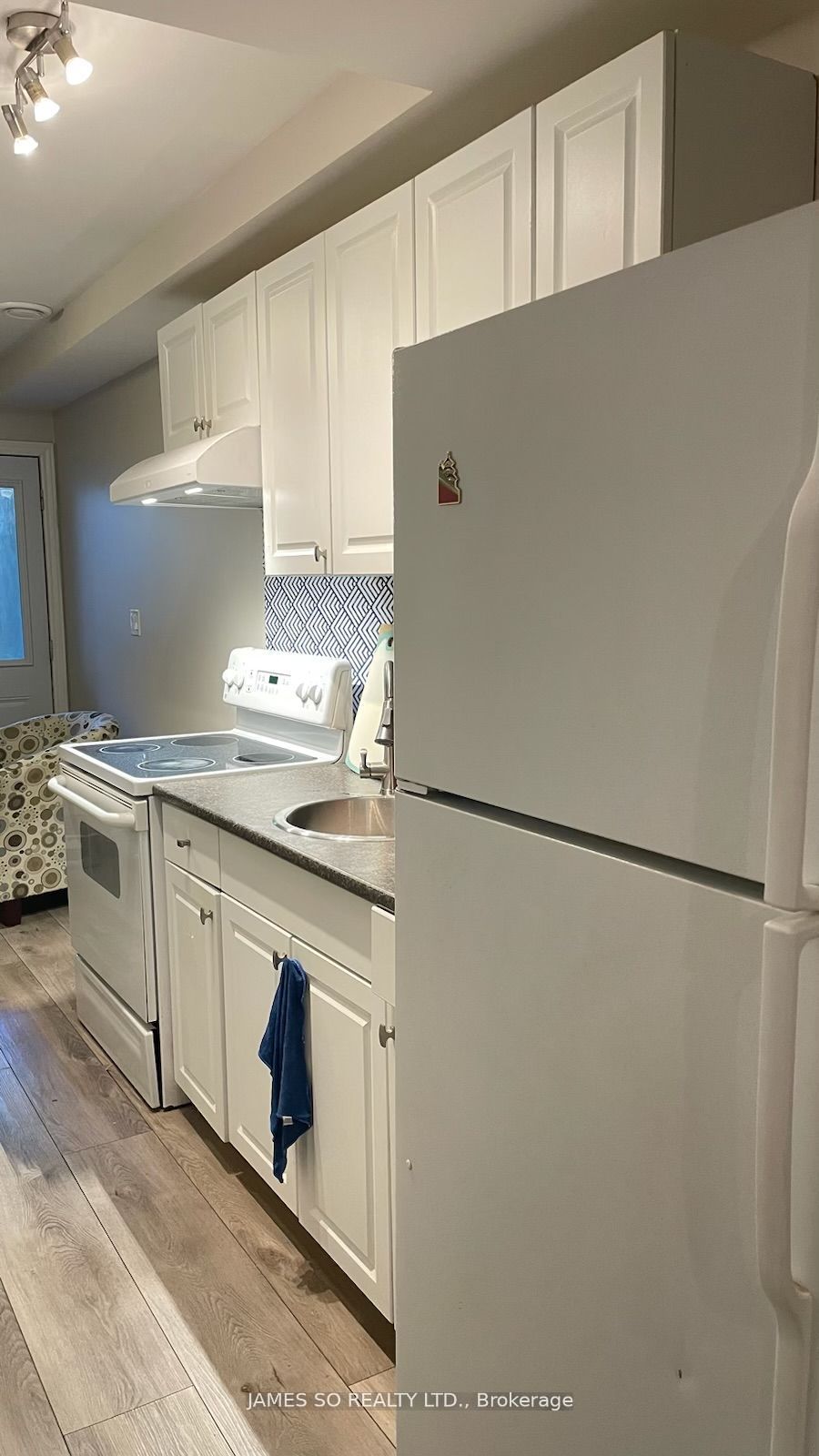 73 Ashdale Avenue Lower, Toronto, ON M4L 2Y6 photo 4