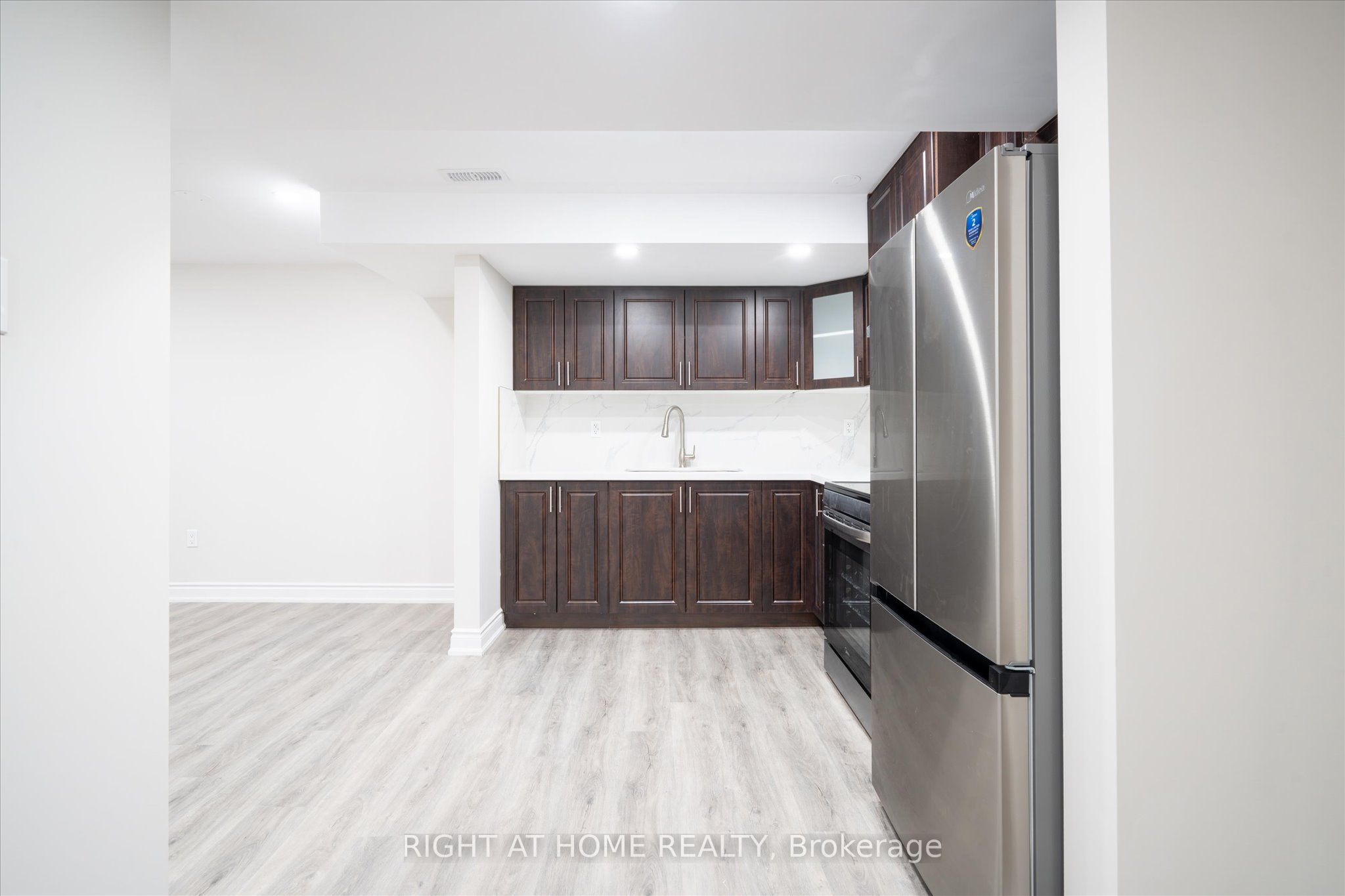 1608 Frolis Street BSMT, Oshawa, ON L1K 0J7 photo 5