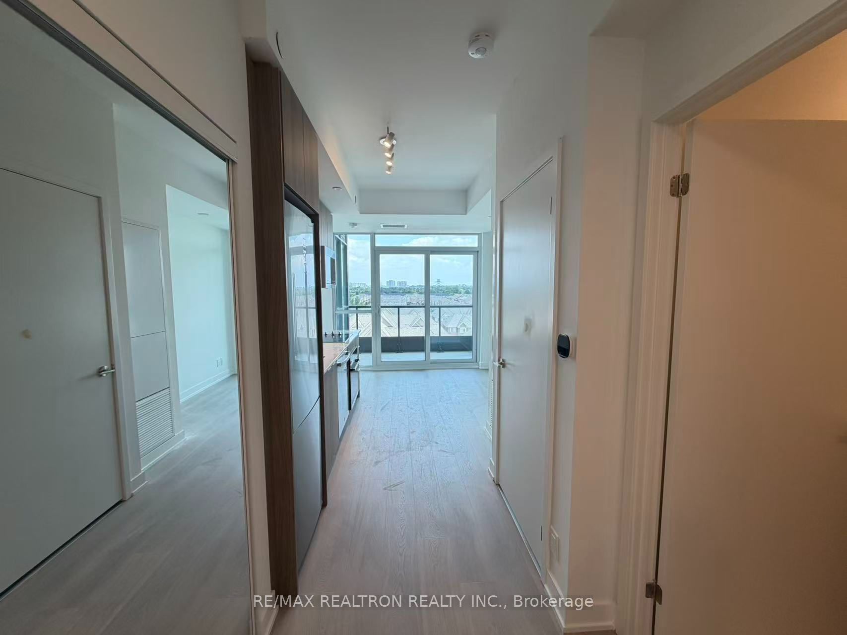 20 deans Drive 720, Toronto, ON M1L 0J7 photo 3