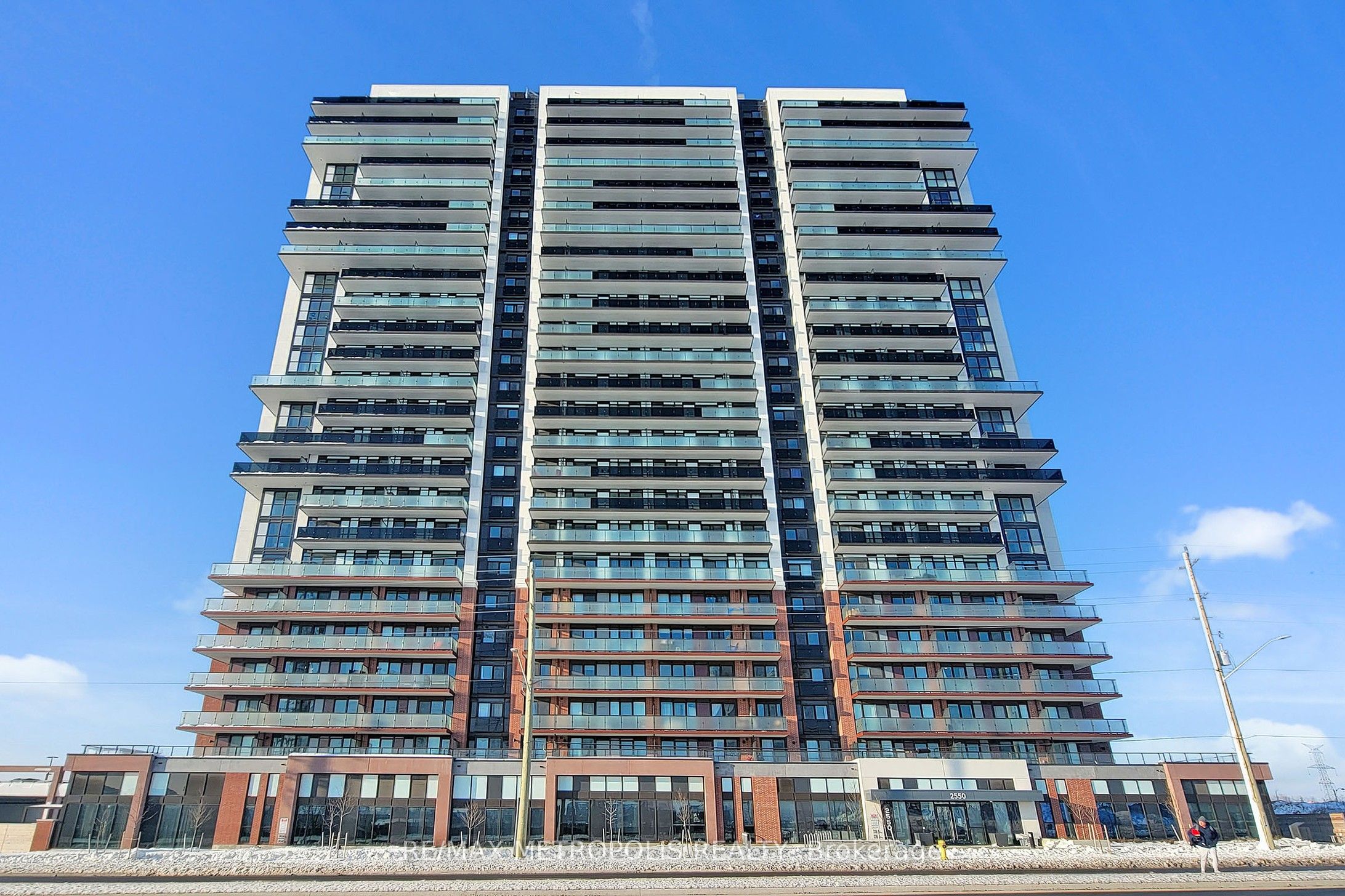 2550 Simcoe Street N 2215, Oshawa, ON L1L 0R5