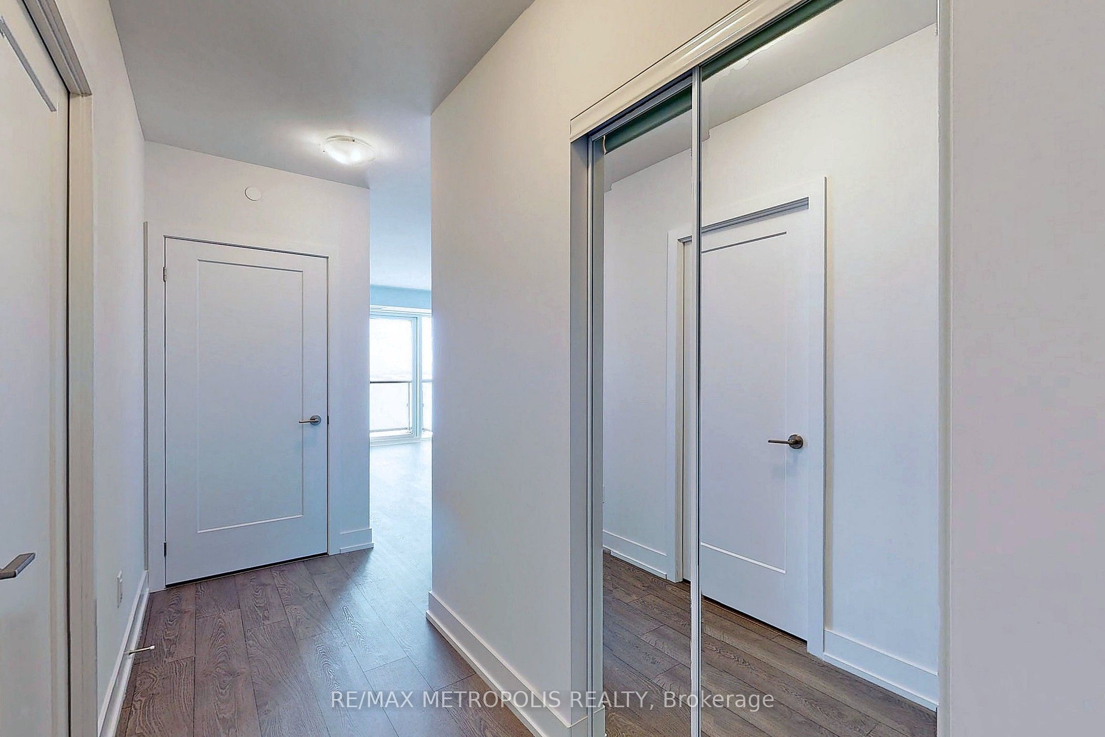 2550 Simcoe Street N 2215, Oshawa, ON L1L 0R5 photo 5