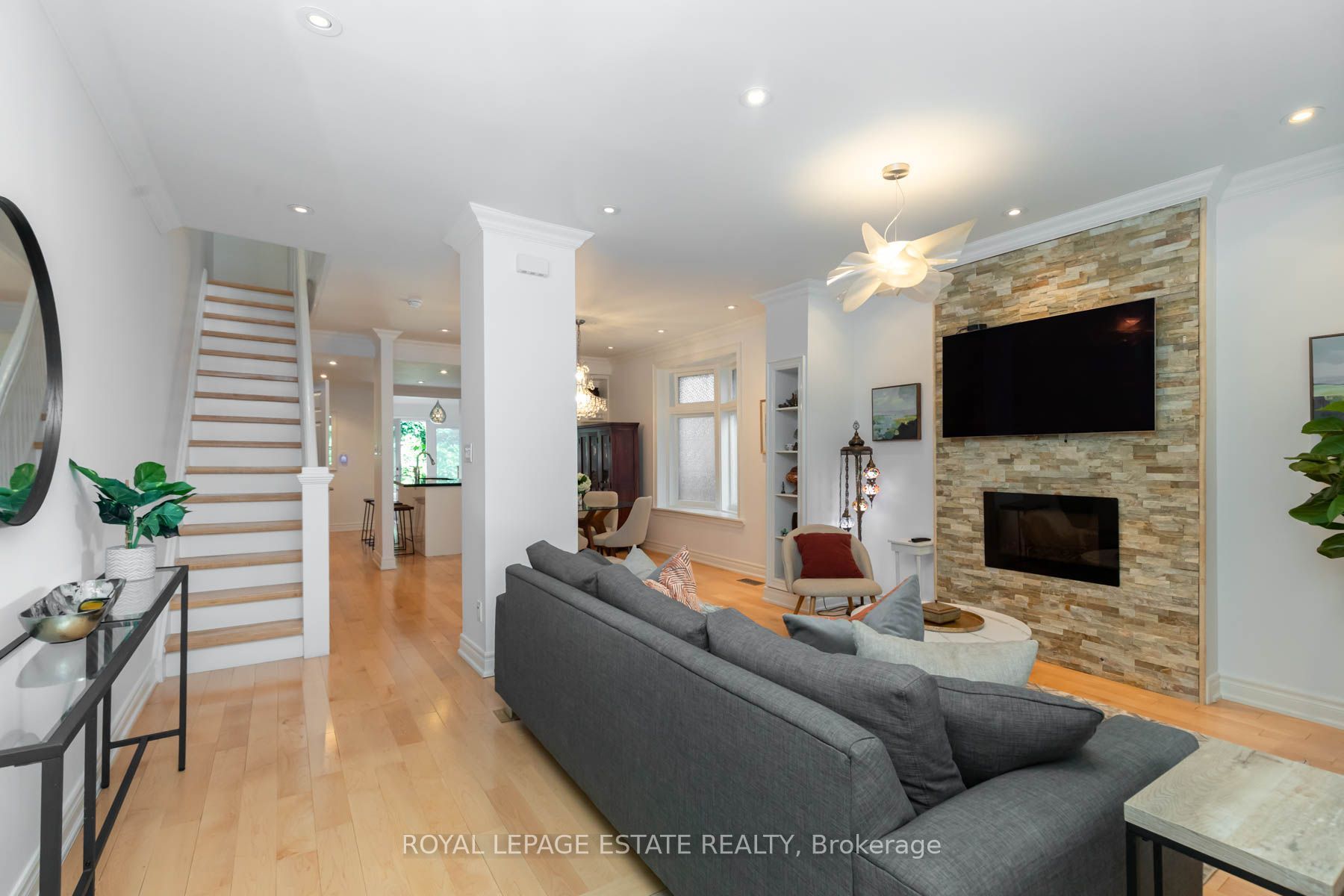 48 Bloomfield Avenue, Toronto, ON M4L 2G3 photo 3