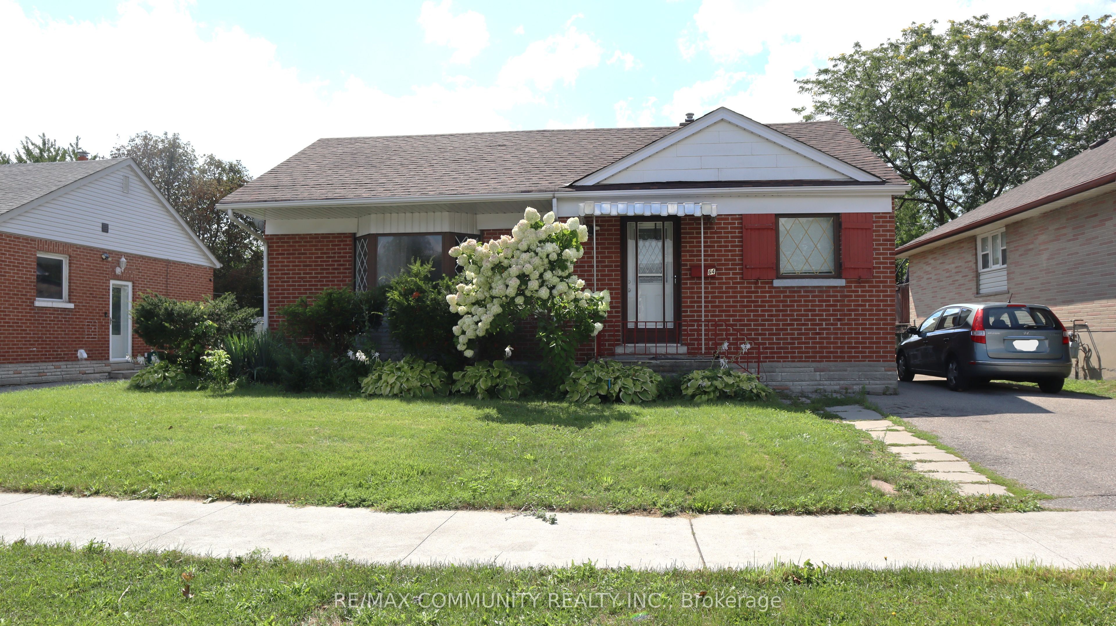 64 Admiral Road, Ajax, ON L1S 2N9