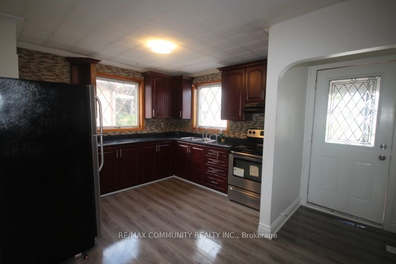 64 Admiral Road, Ajax, ON L1S 2N9 photo 3