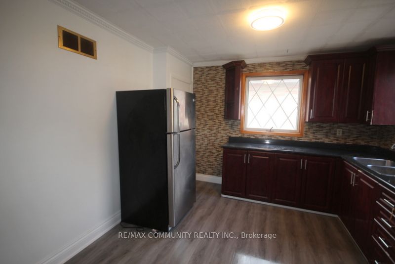 64 Admiral Road, Ajax, ON L1S 2N9 photo 4