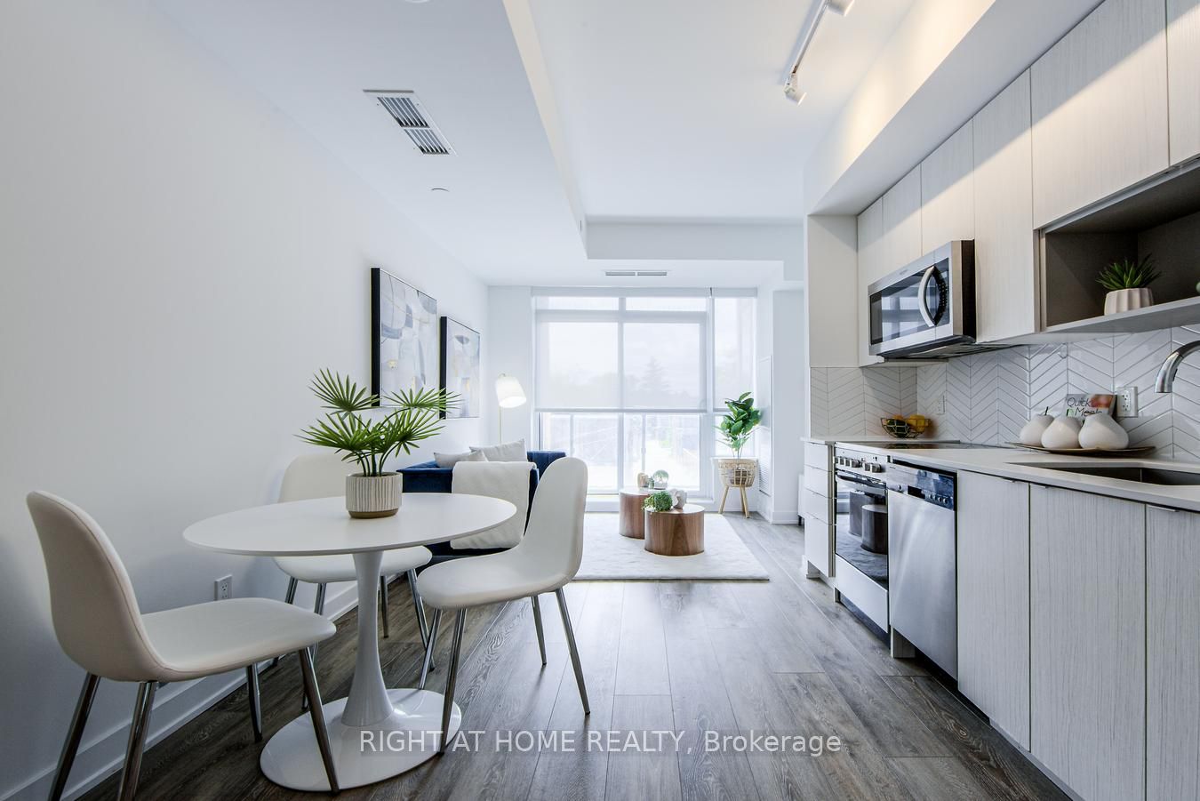 630 Greenwood Avenue 204, Toronto, ON M4J 0A8