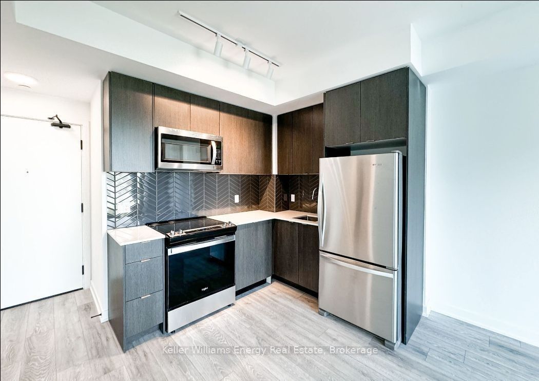 1606 Charles Street 810, Whitby, ON L1N 0P1 photo 3
