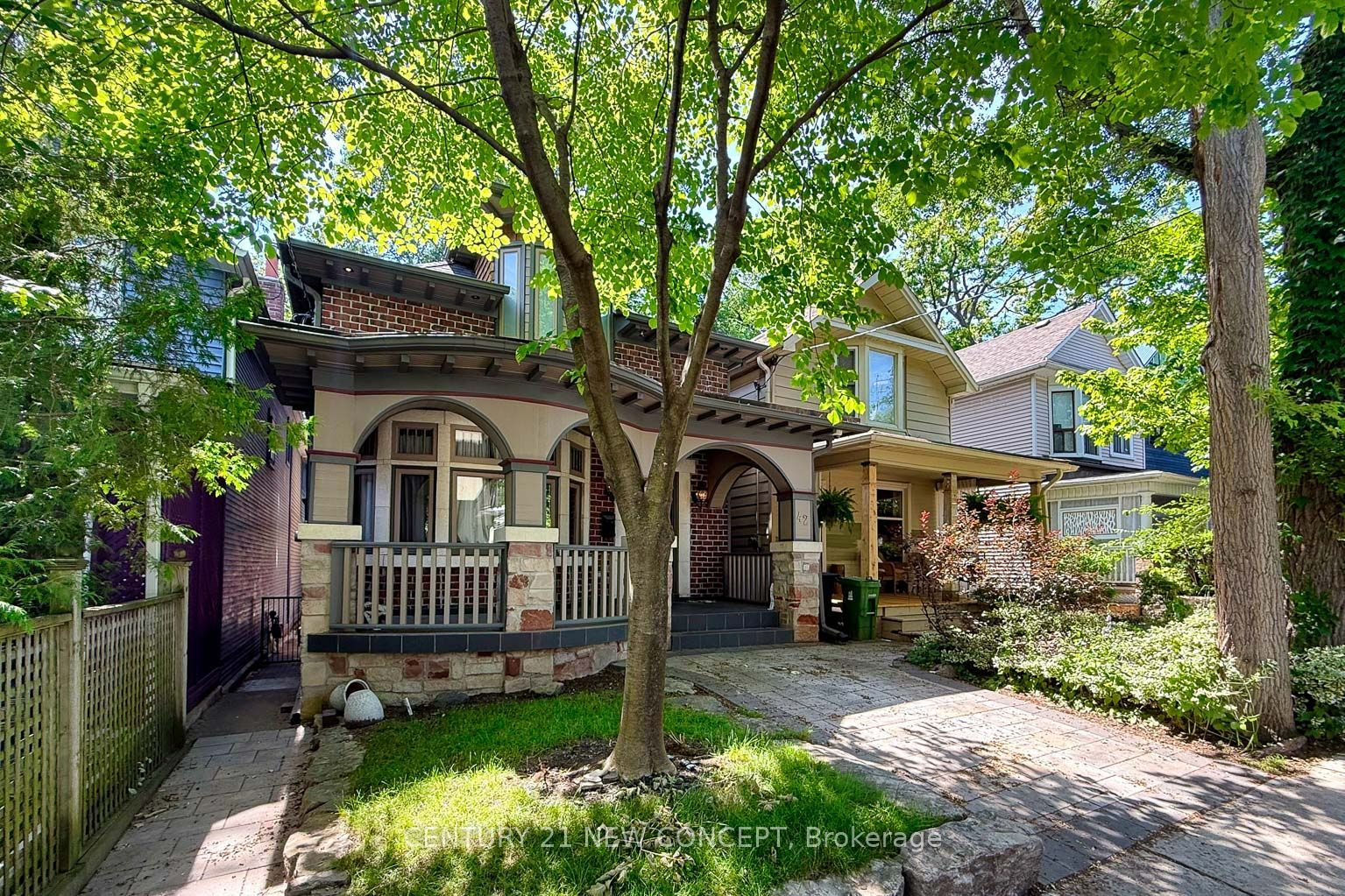 42 Bellefair Avenue, Toronto, ON M4L 3T8 photo 2