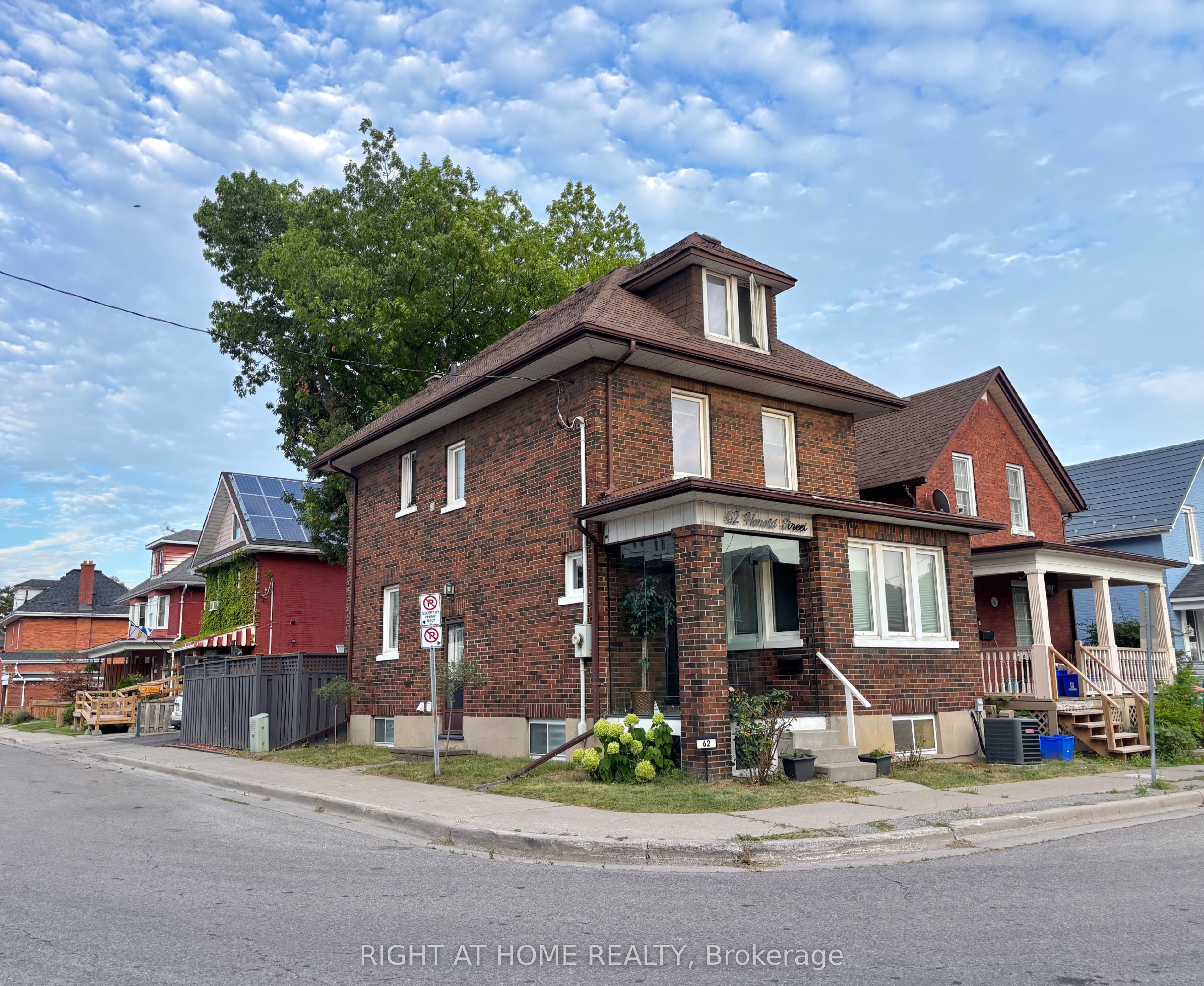 62 Harold Street Bsmt, Oshawa, ON L1H 4Y3 photo 2