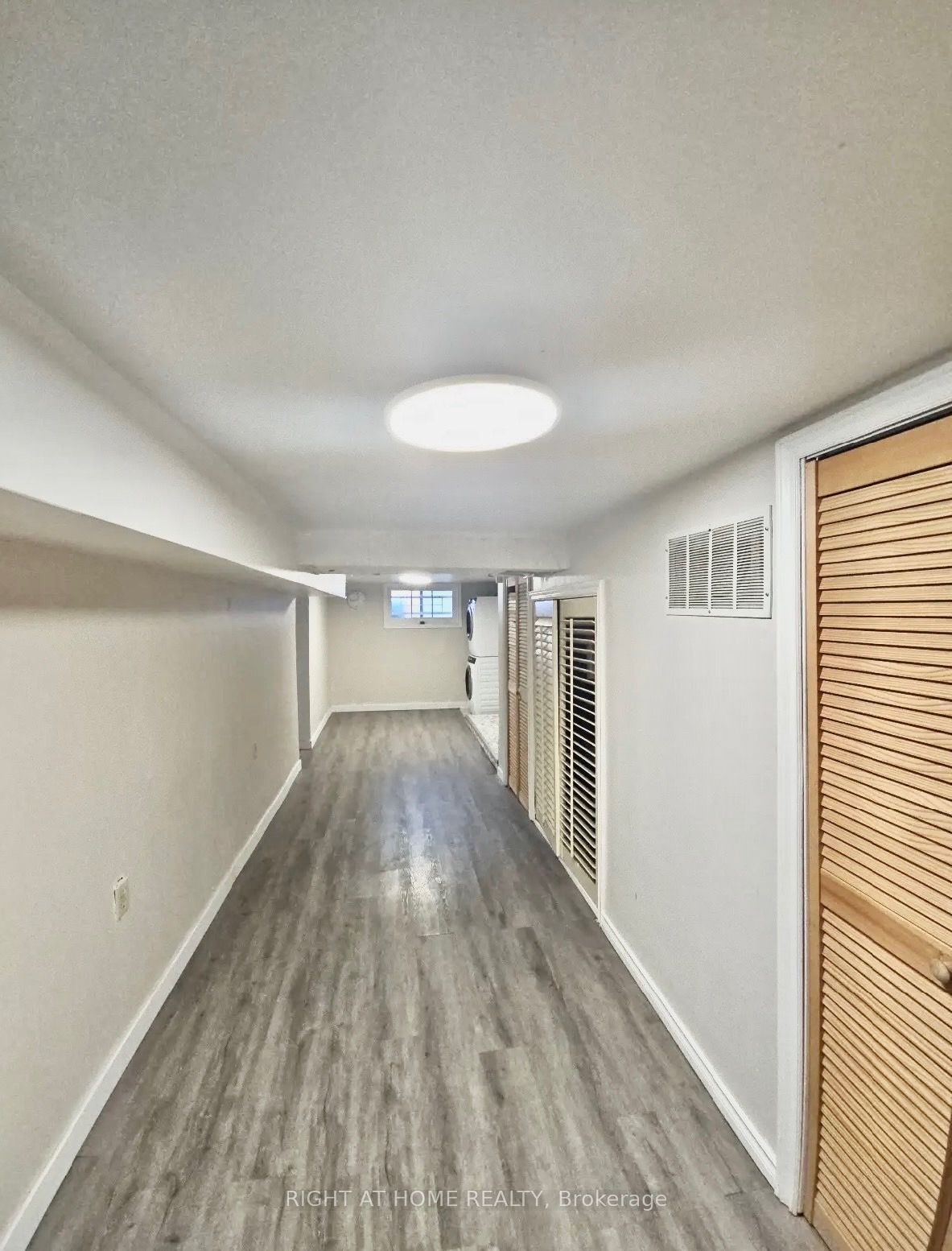 62 Harold Street Bsmt, Oshawa, ON L1H 4Y3 photo 3