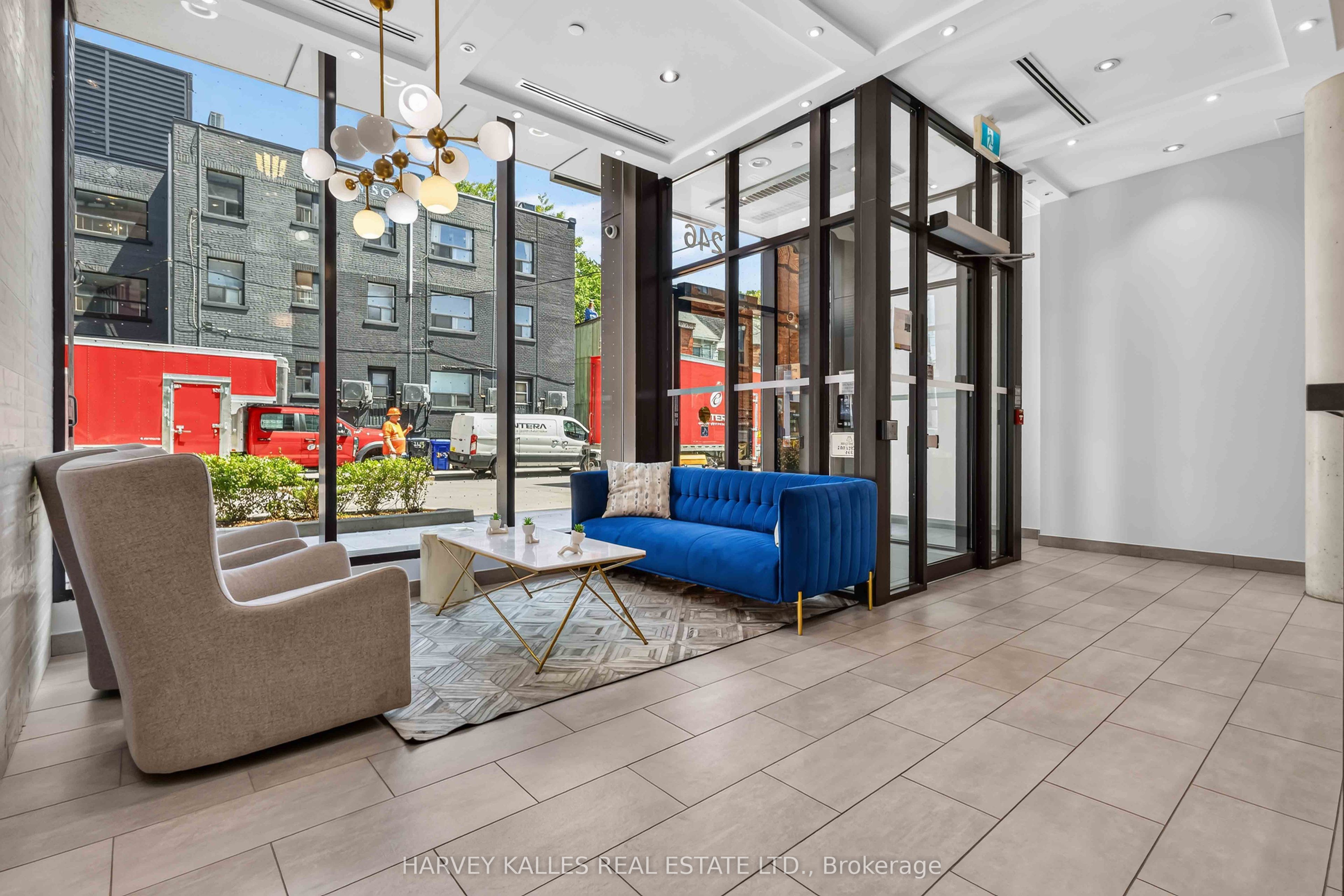 246 Logan Avenue 325, Toronto, ON M4M 0E9 photo 2