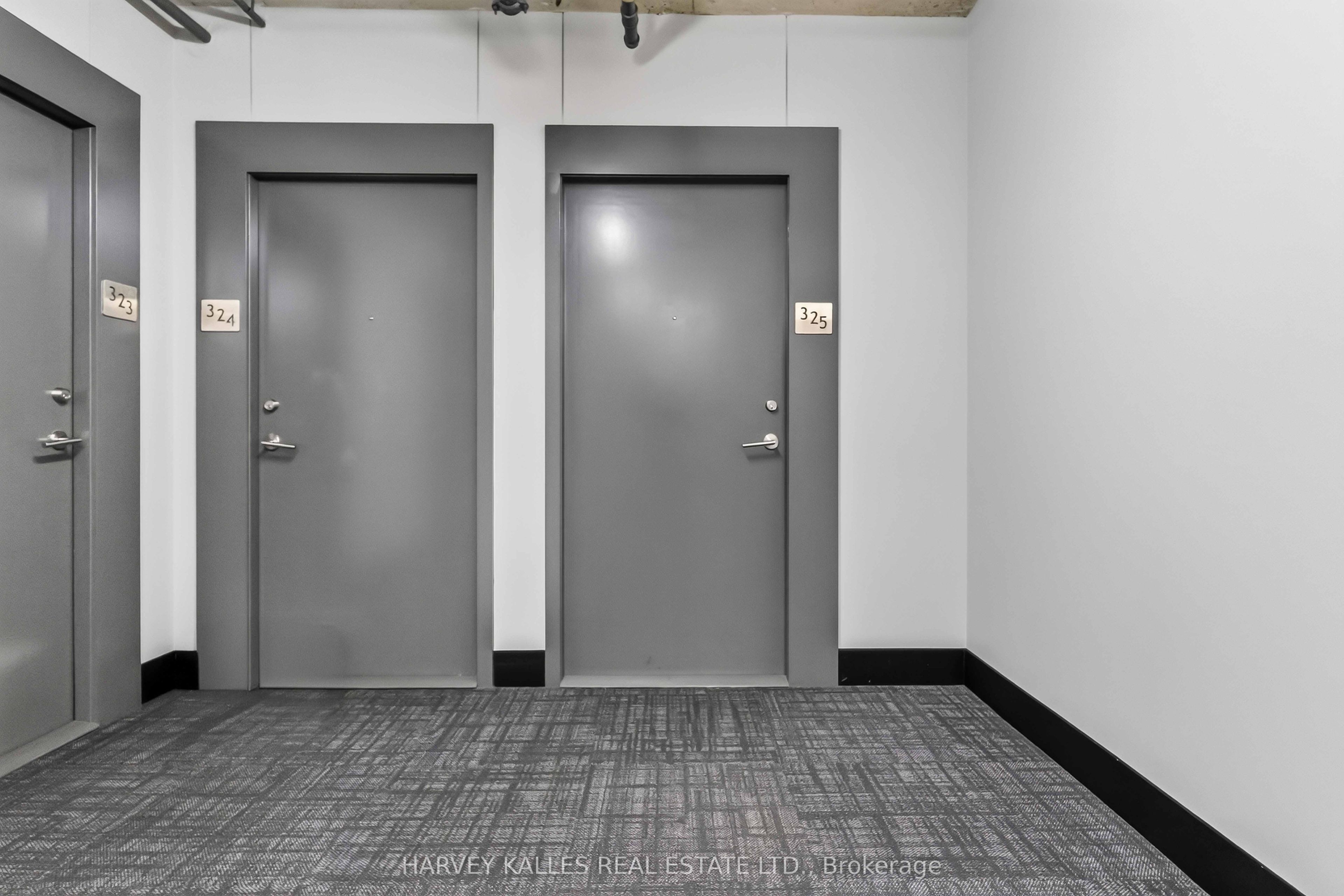 246 Logan Avenue 325, Toronto, ON M4M 0E9 photo 3