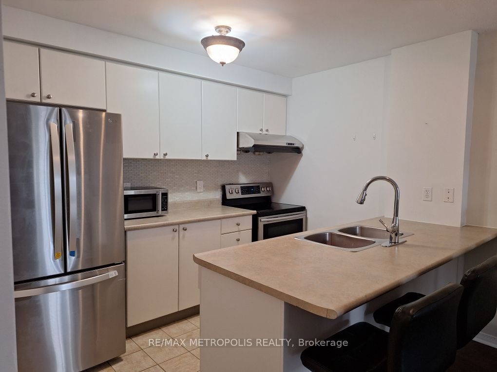 91 Aspen Springs Drive 304, Clarington, ON L1C 5J9 photo 5