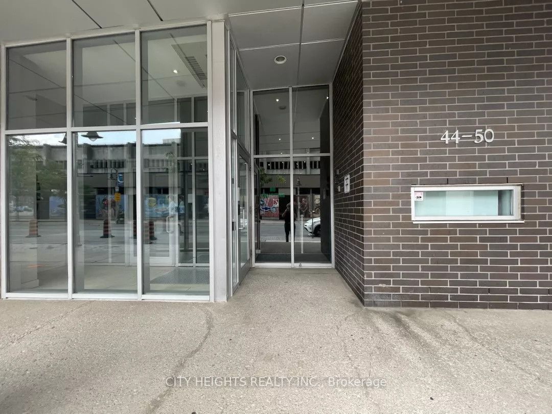 44 Bond Street W 702, Oshawa, ON L1G 6R2 photo 4