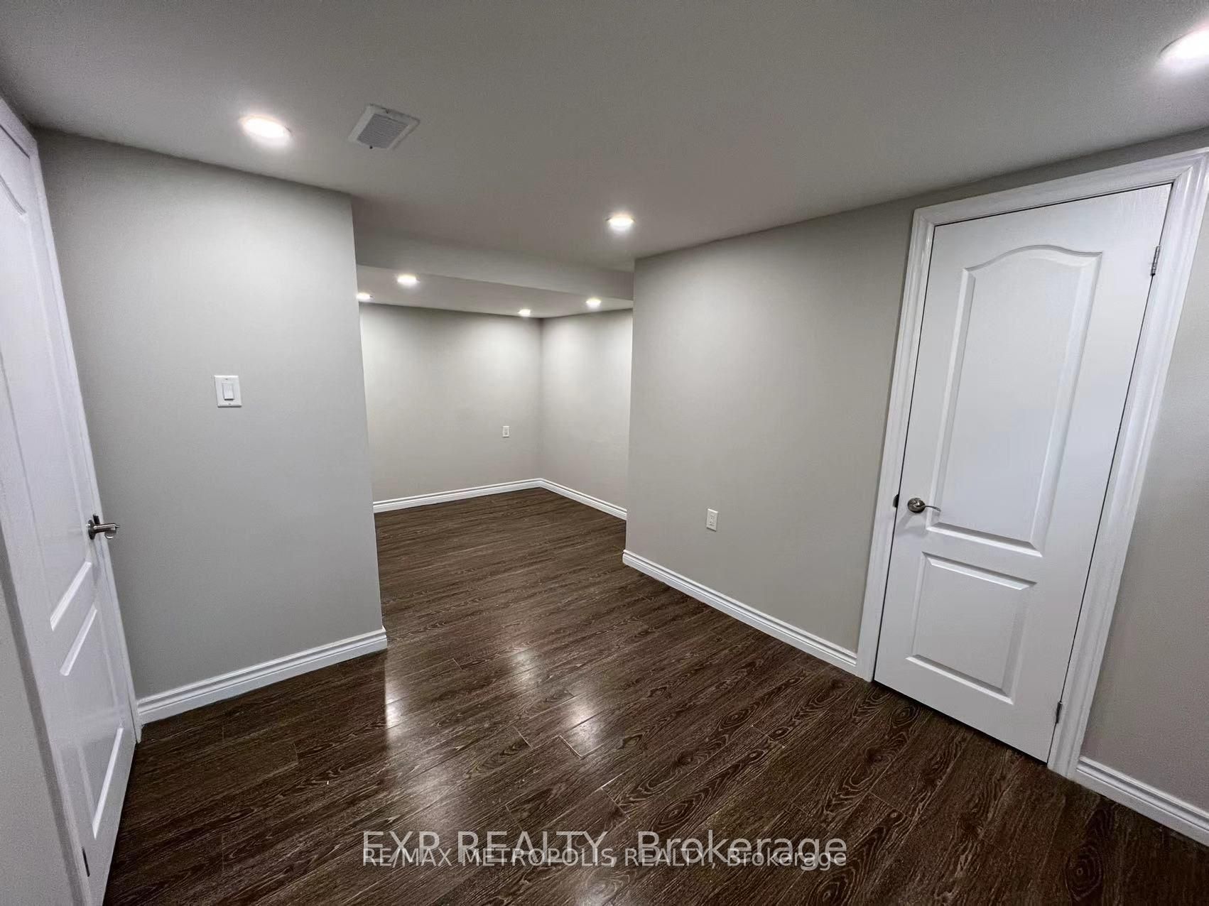 6 Mid Pines Road Bsmt, Toronto, ON M1G 2L6 photo 3