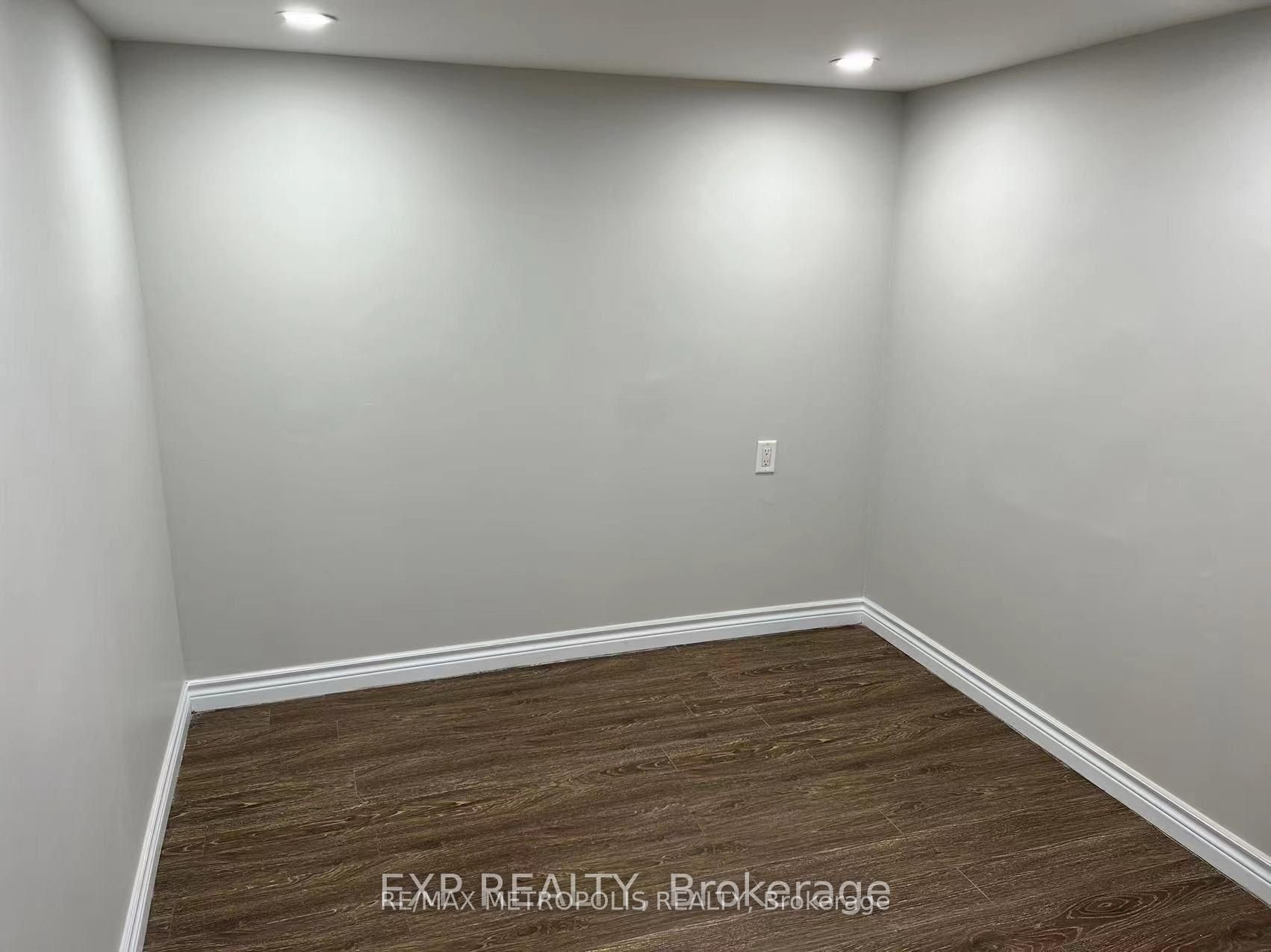 6 Mid Pines Road Bsmt, Toronto, ON M1G 2L6 photo 4