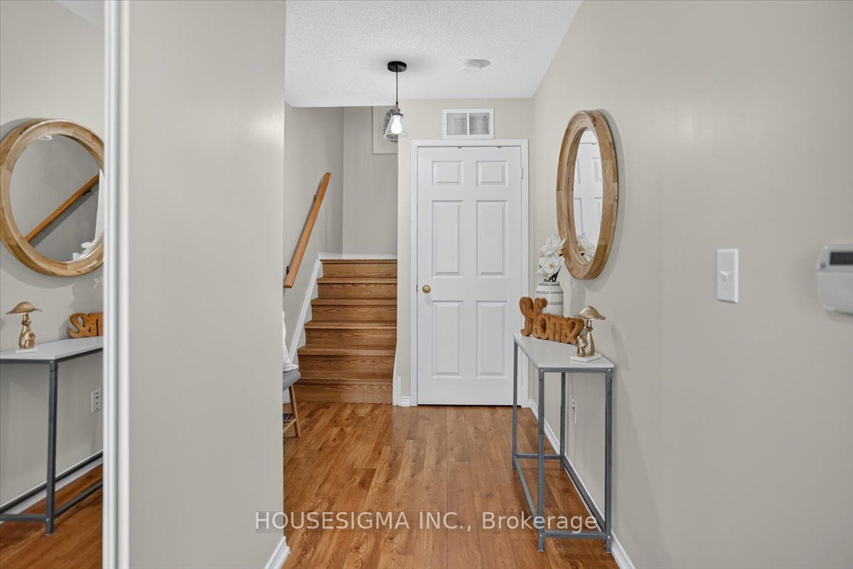26 Linnell Street, Ajax, ON L1Z 0K9 photo 2