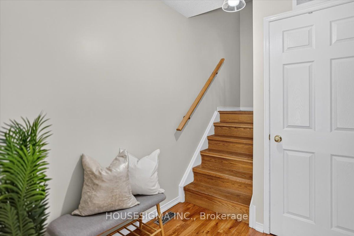 26 Linnell Street, Ajax, ON L1Z 0K9 photo 4