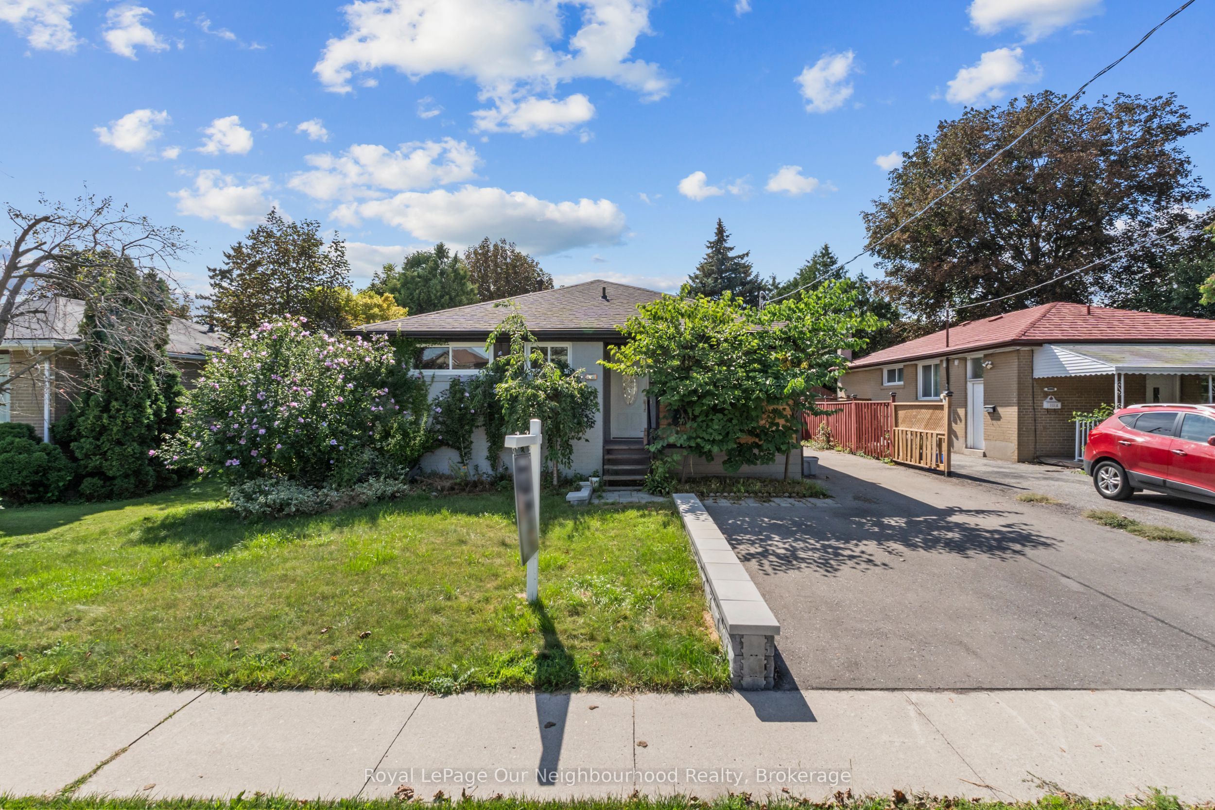 1016 Centre Street N, Whitby, ON L1N 4V3