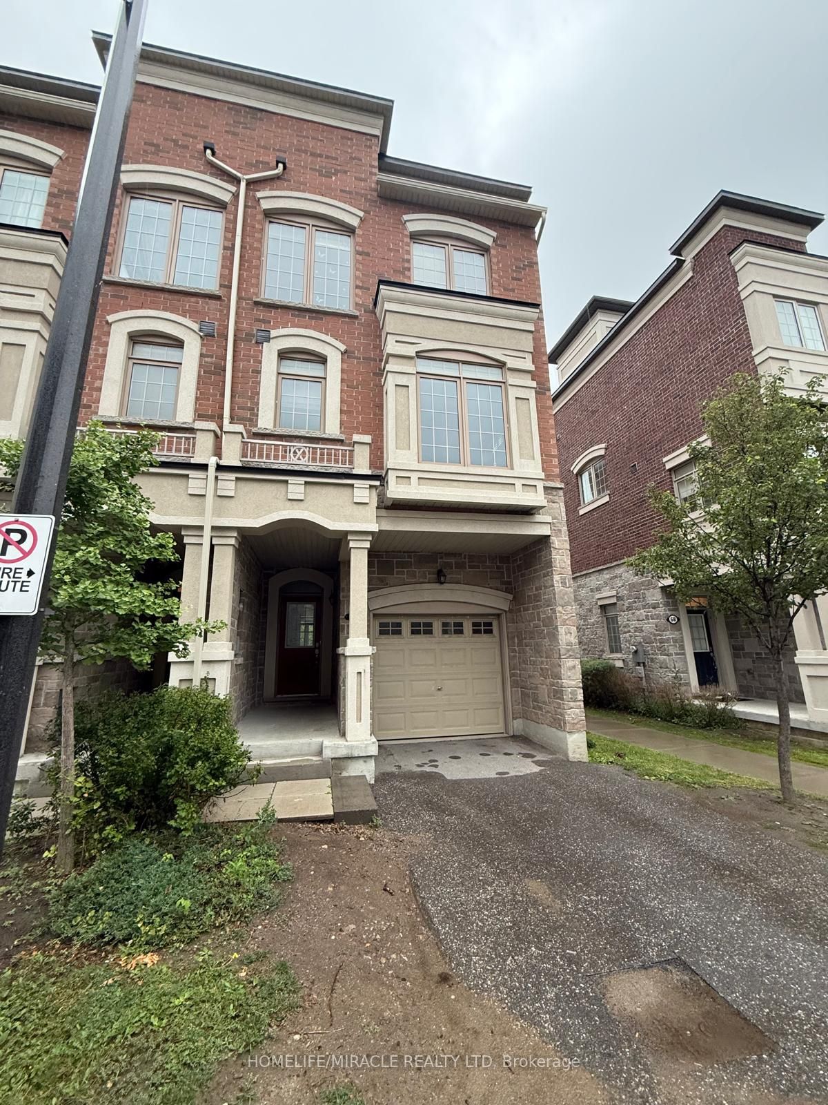 70 Harwood Avenue N, Ajax, ON L1T 0P4
