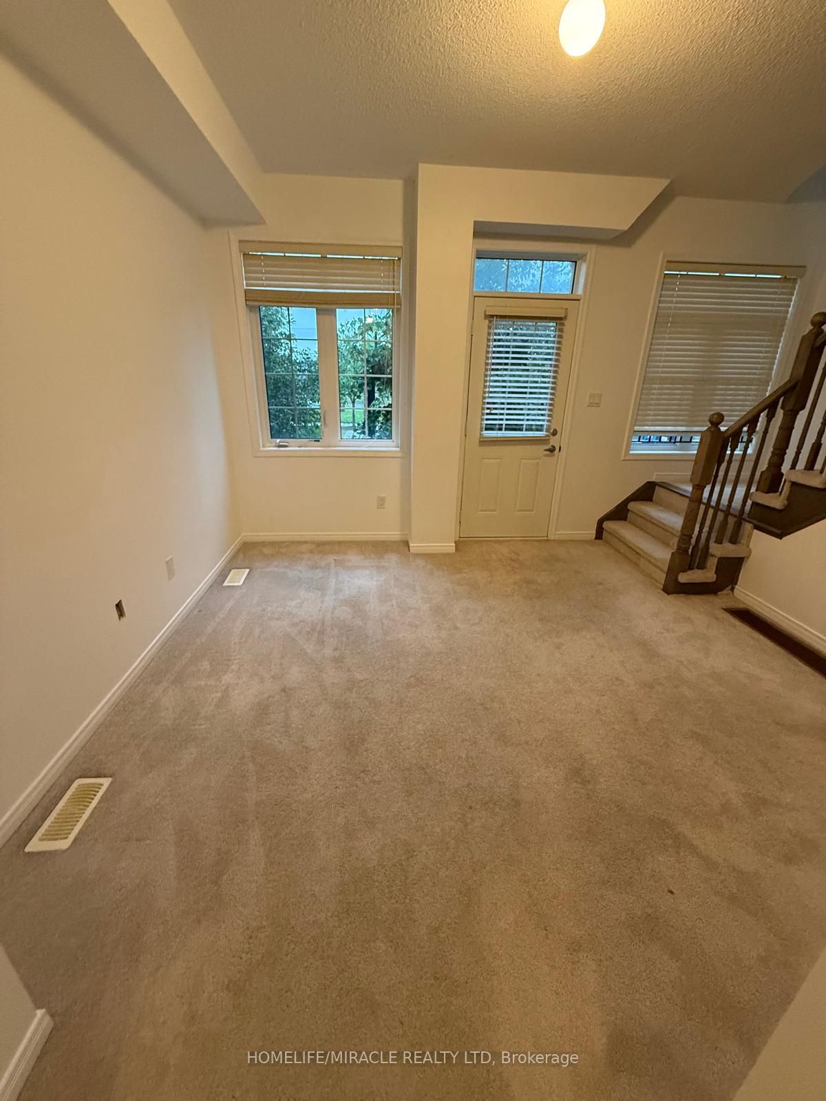 70 Harwood Avenue N, Ajax, ON L1T 0P4 photo 5