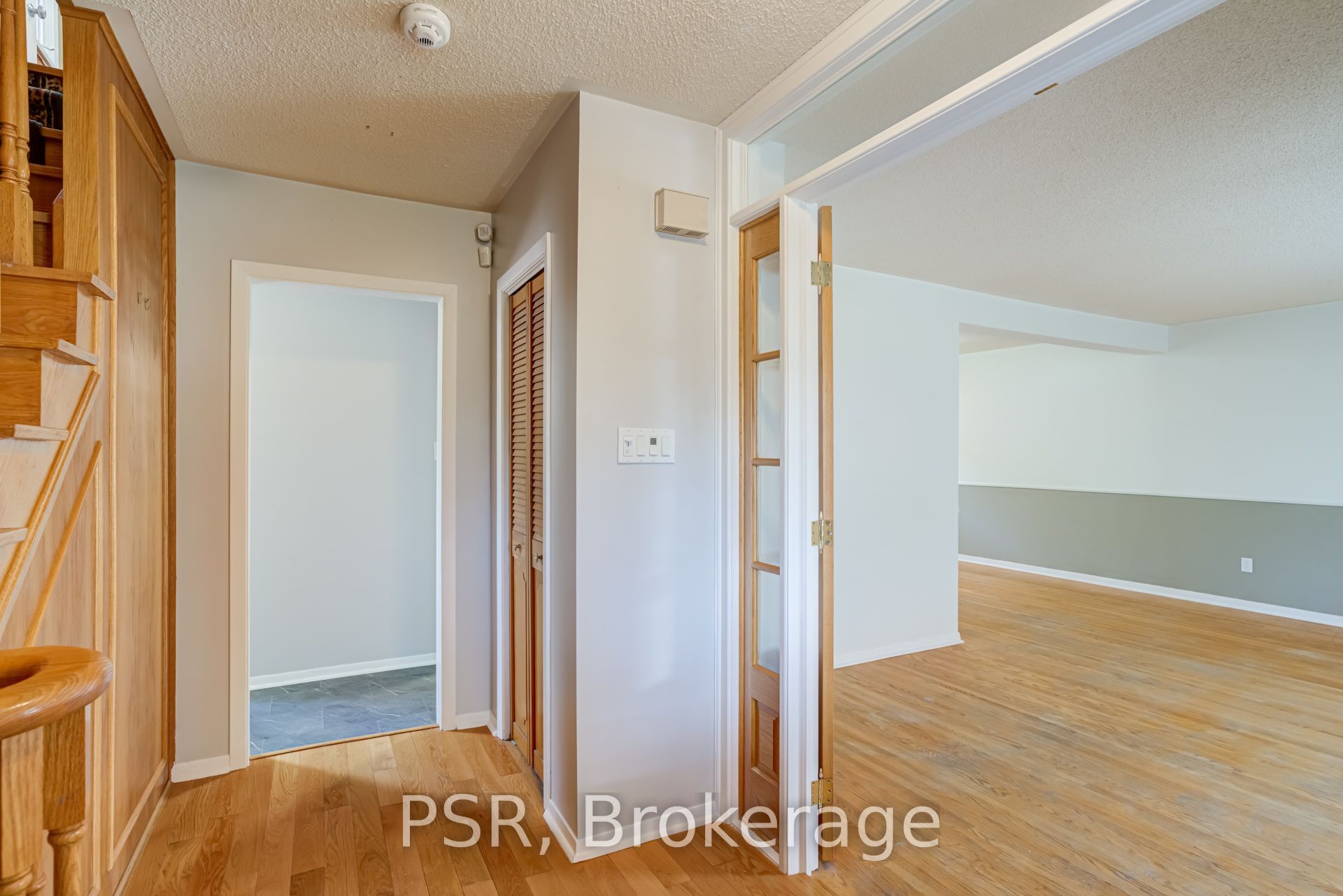 375 Inverness Drive, Oshawa, ON L1J 5T6 photo 4