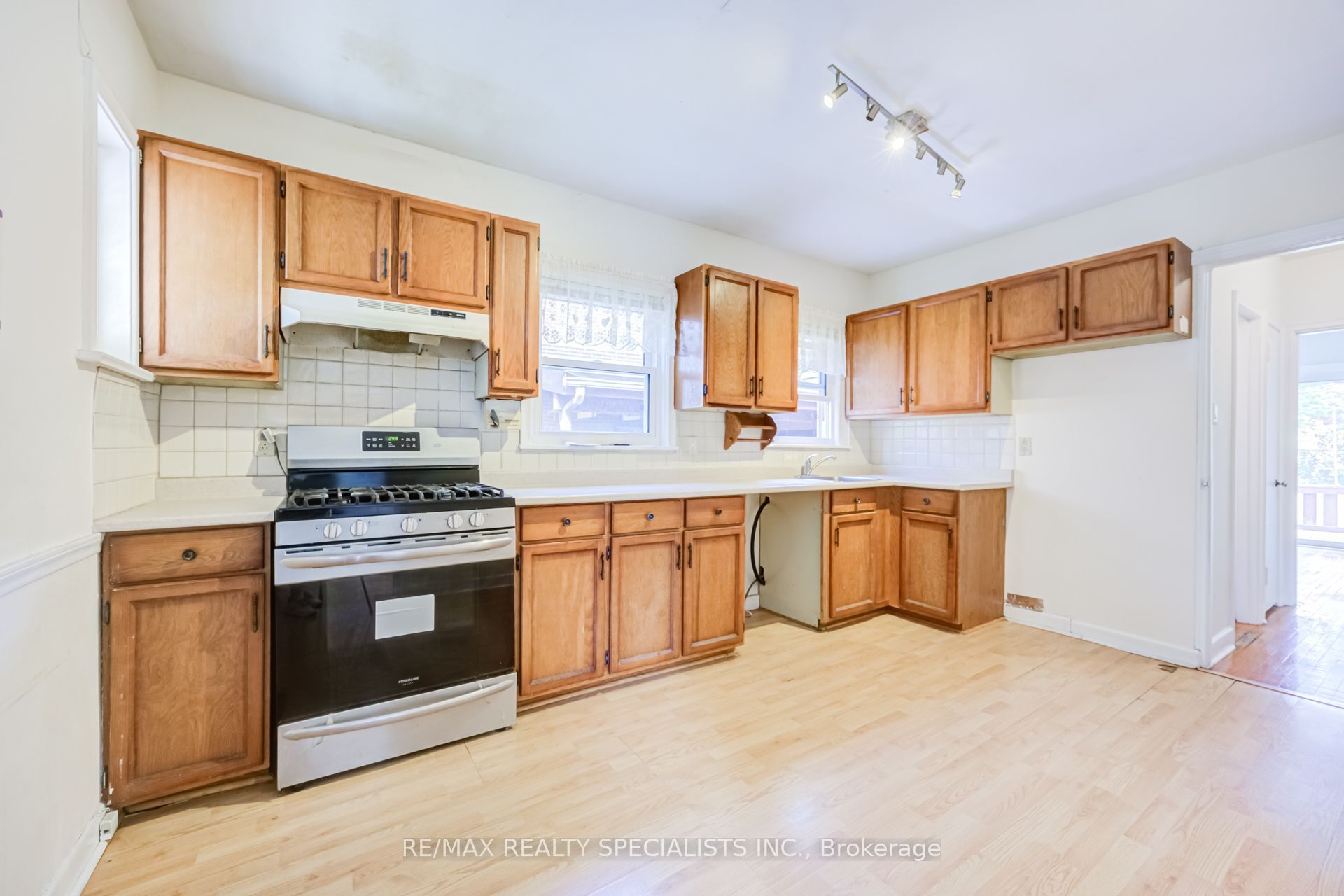47 Singleton Road, Toronto, ON M1R 1H8 photo 5
