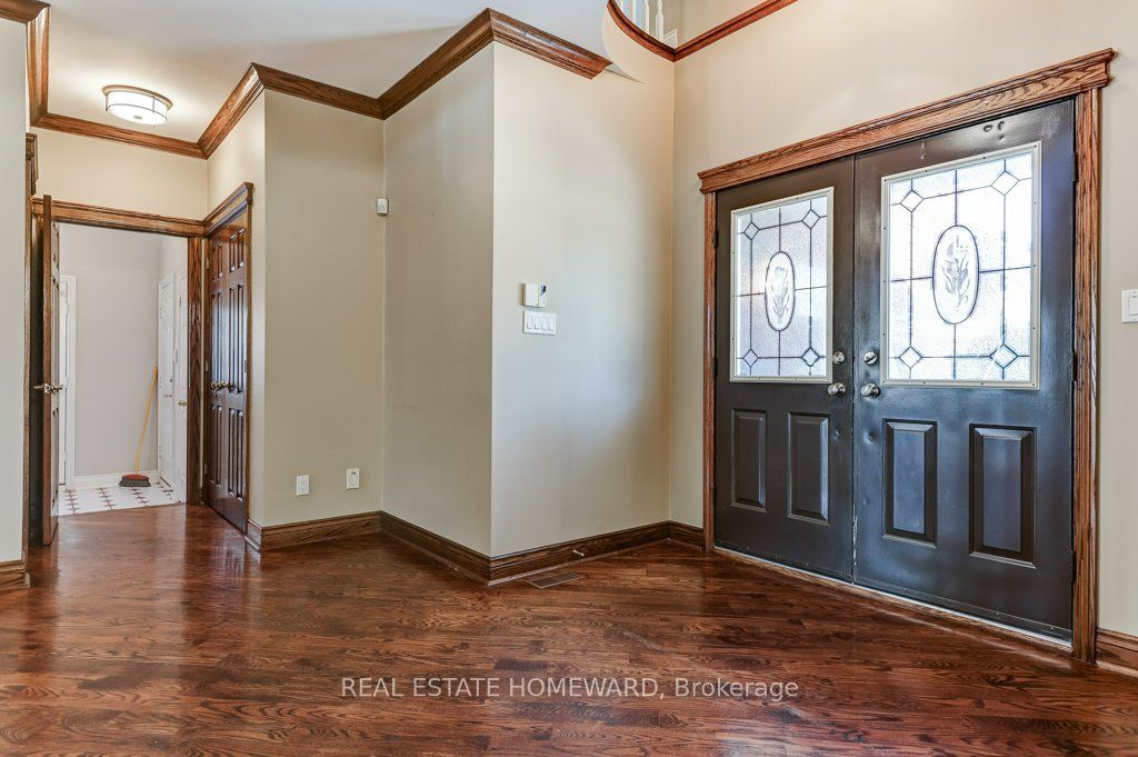 807 Primrose Court, Pickering, ON L1X 2S8 photo 3