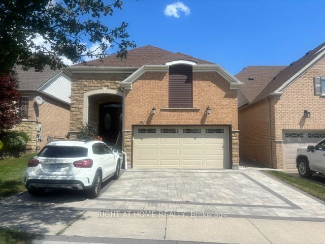 101 Mackey Drive, Whitby, ON L1P 1R5