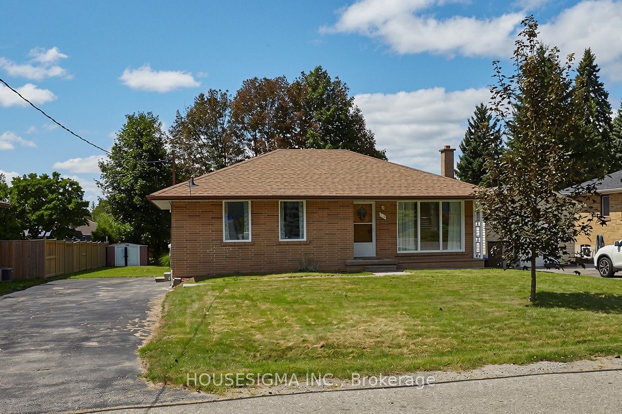 212 Hallett Avenue, Whitby, ON L1N 5K8 photo 3