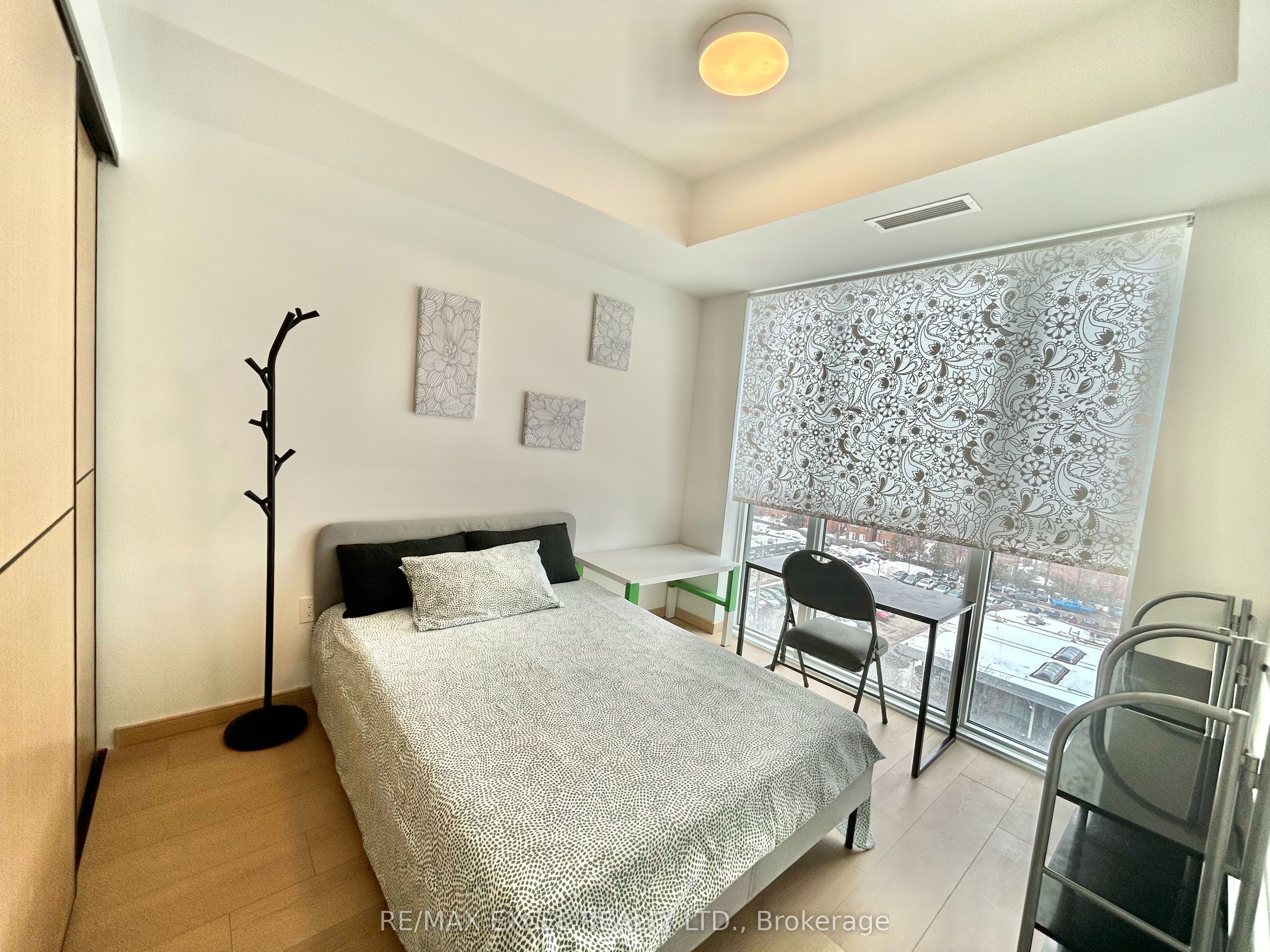 3429 Sheppard Avenue E 910, Toronto, ON M1T 3K5 photo 2
