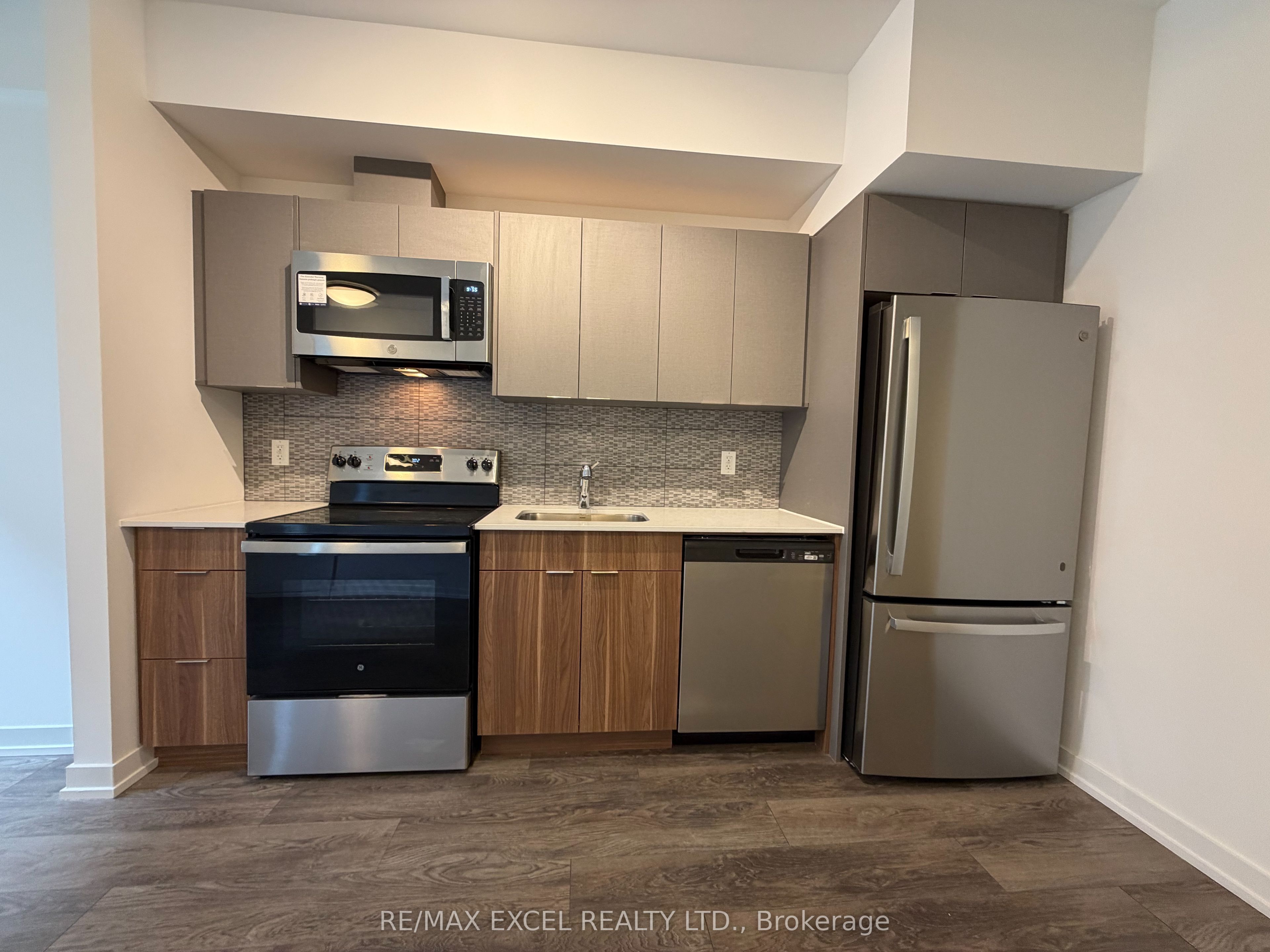 3069 Pharmacy Avenue 10, Toronto, ON M1W 2H1 photo 4