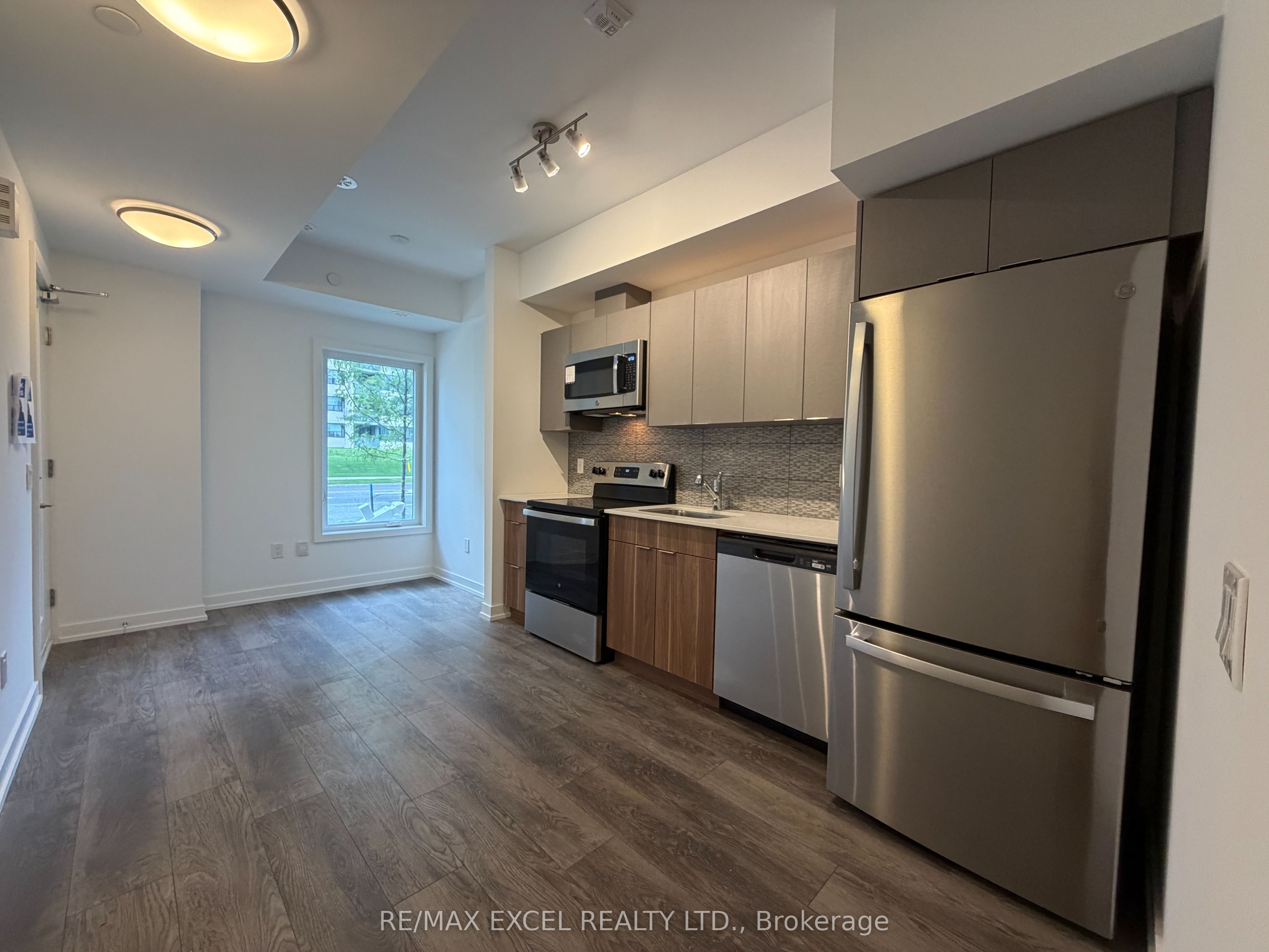 3069 Pharmacy Avenue 10, Toronto, ON M1W 2H1 photo 5