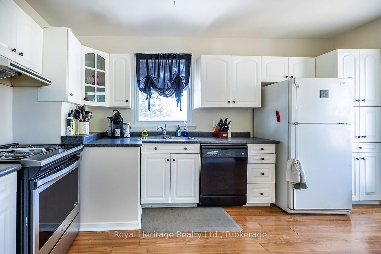 42 Thorncroft Crescent, Ajax, ON L1S 2S2 photo 5