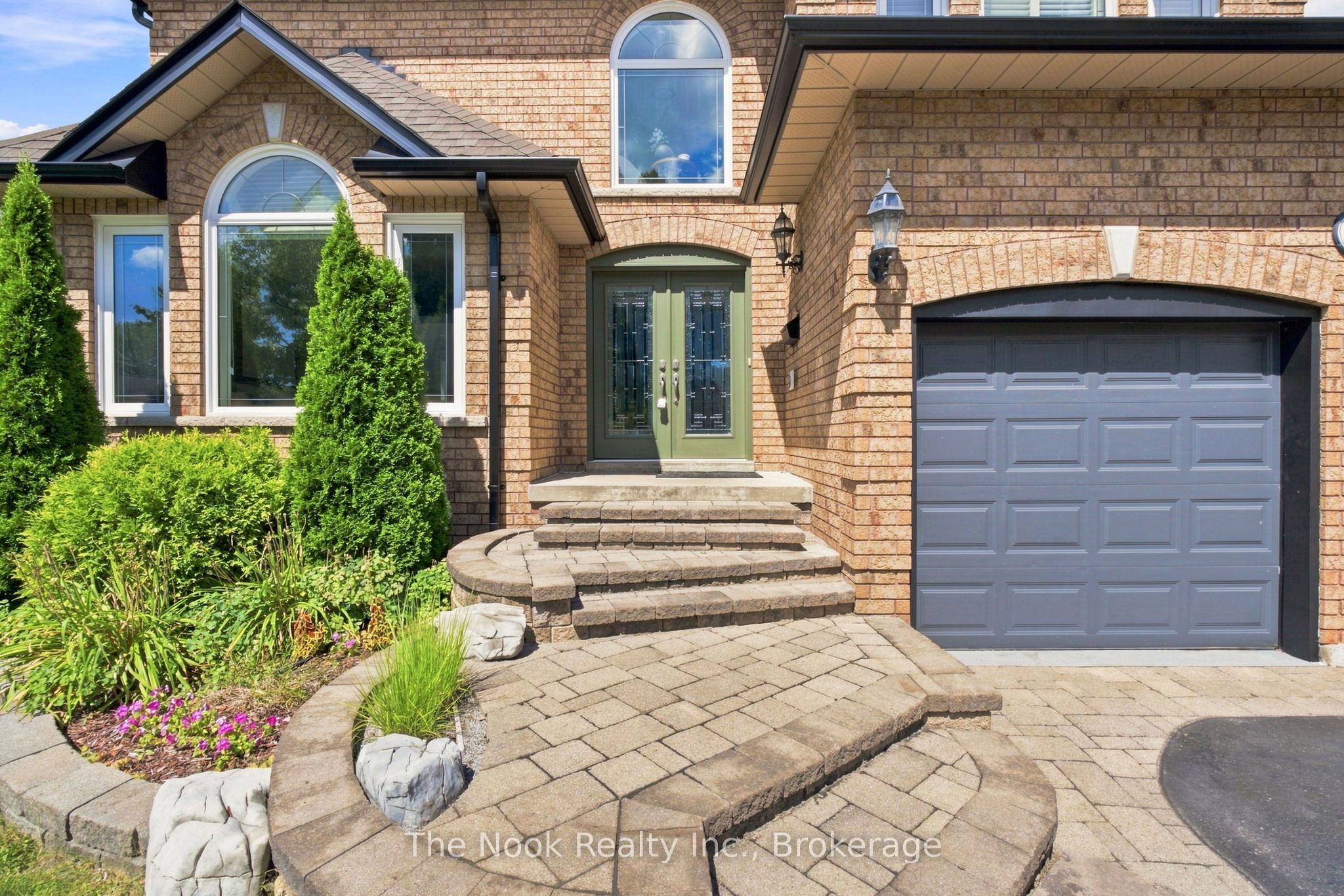 57 Finnegan Place, Whitby, ON L1R 2K9 photo 2