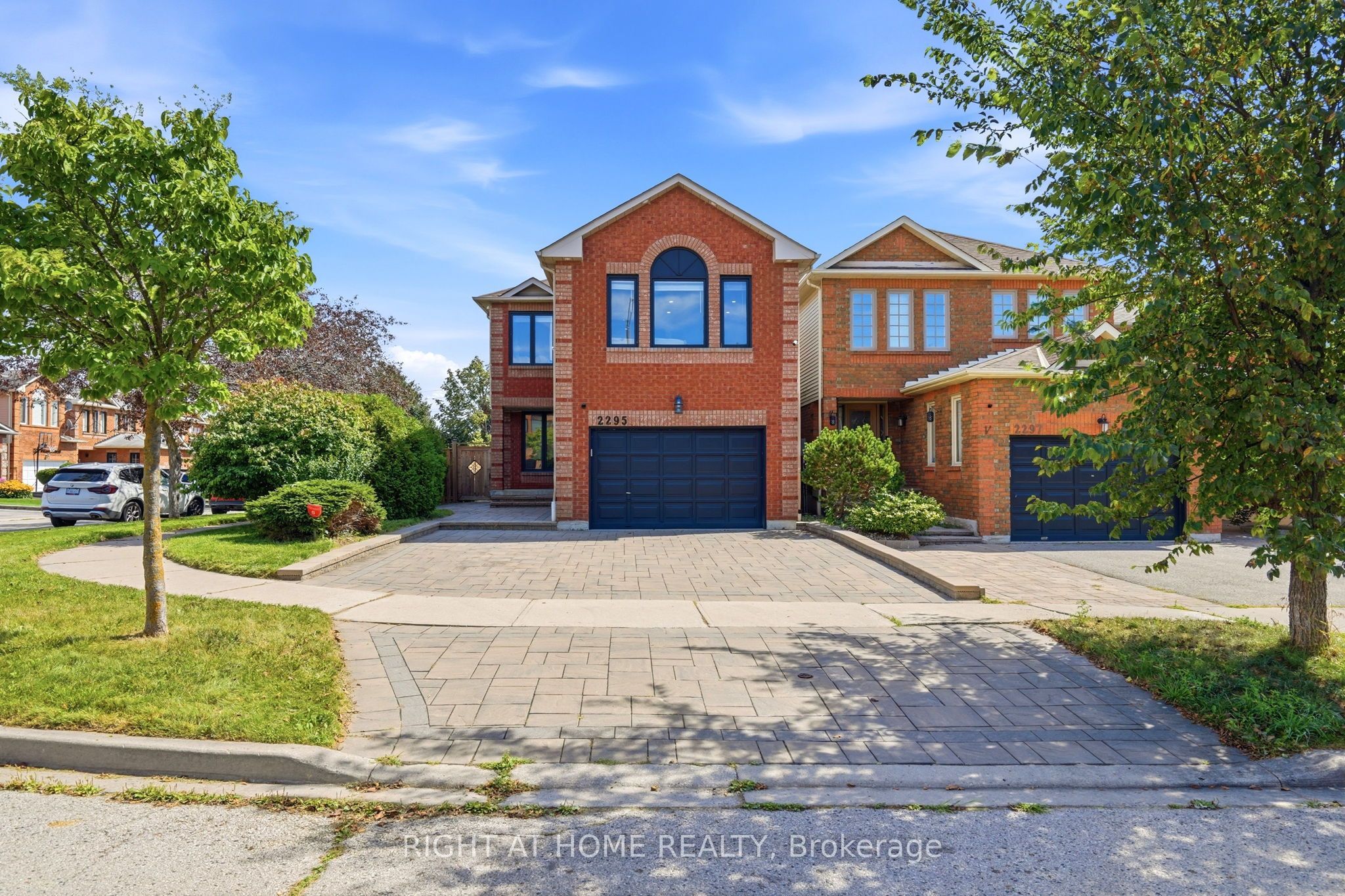 2295 WILDWOOD Crescent, Pickering, ON L1X 2R8